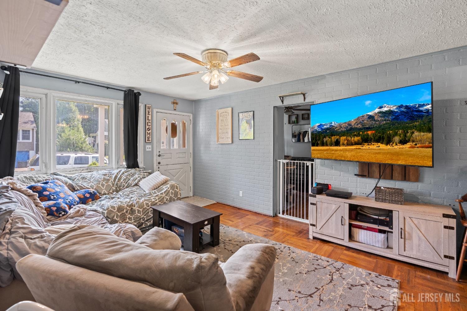 7 Valley Brook Drive Image 4