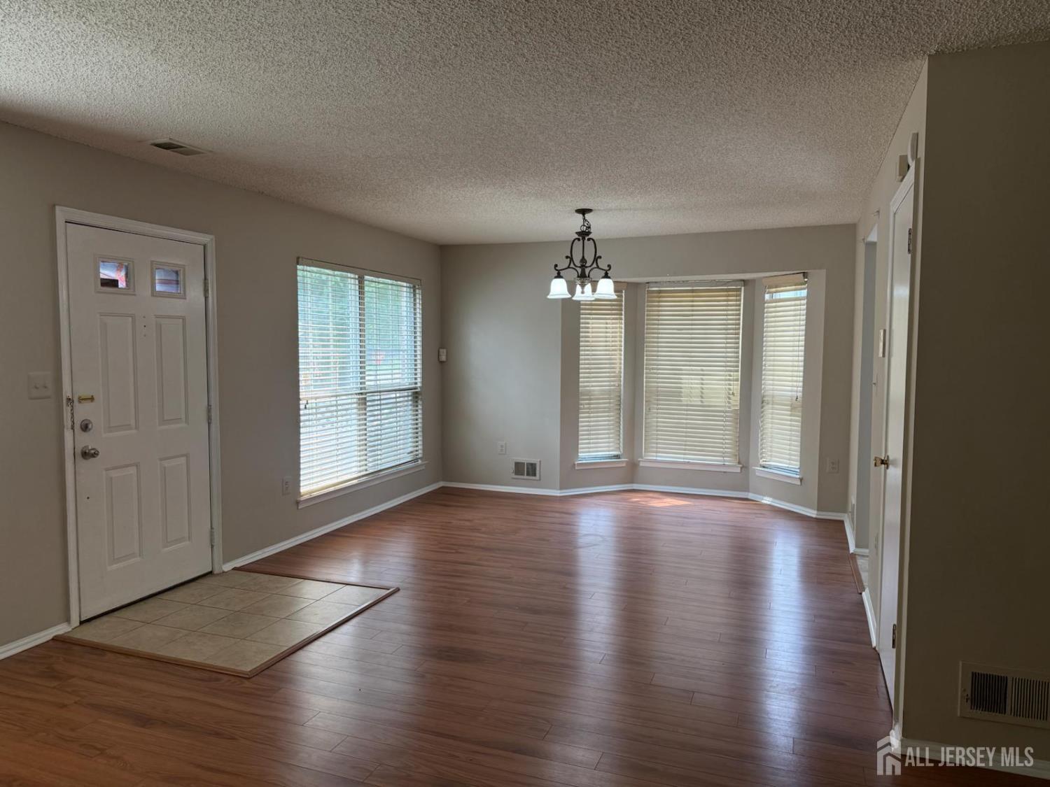 131 Albury Way, North Brunswick, NJ, 08902 image 35
