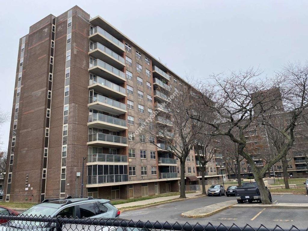 400 Cozine Avenue 9G Image 1