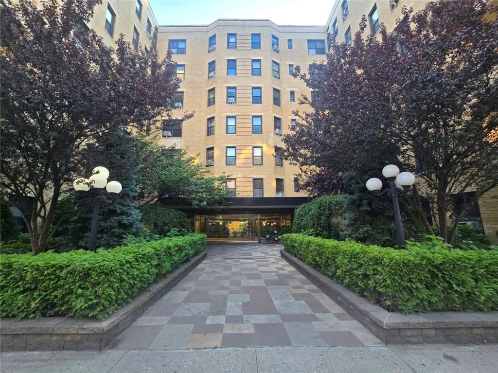 2 West End Avenue 6L Image 1