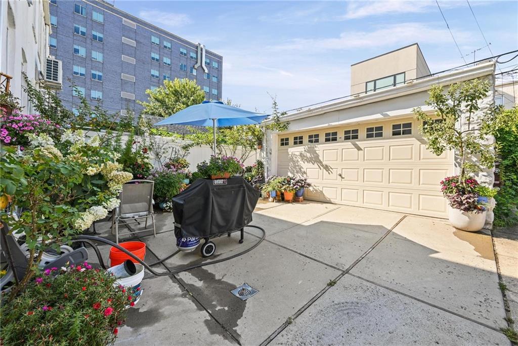 2154 60th Street Image 4