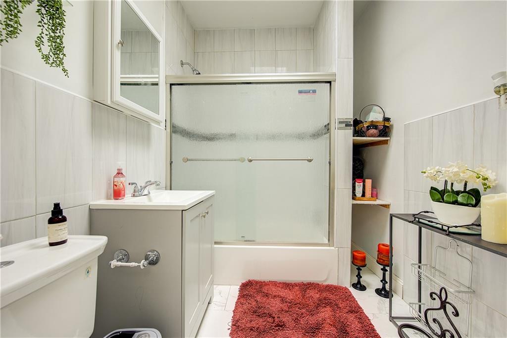 9 Adler Place, Brooklyn, New York, 11208 image 15