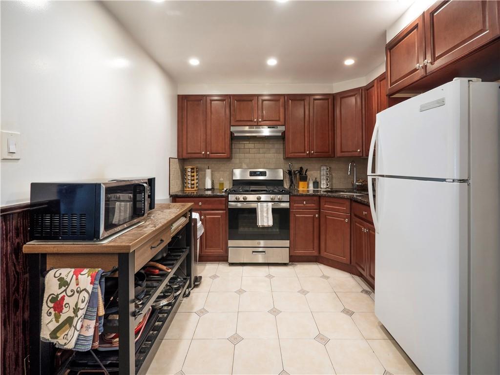 1325 Dahill Road Image 4