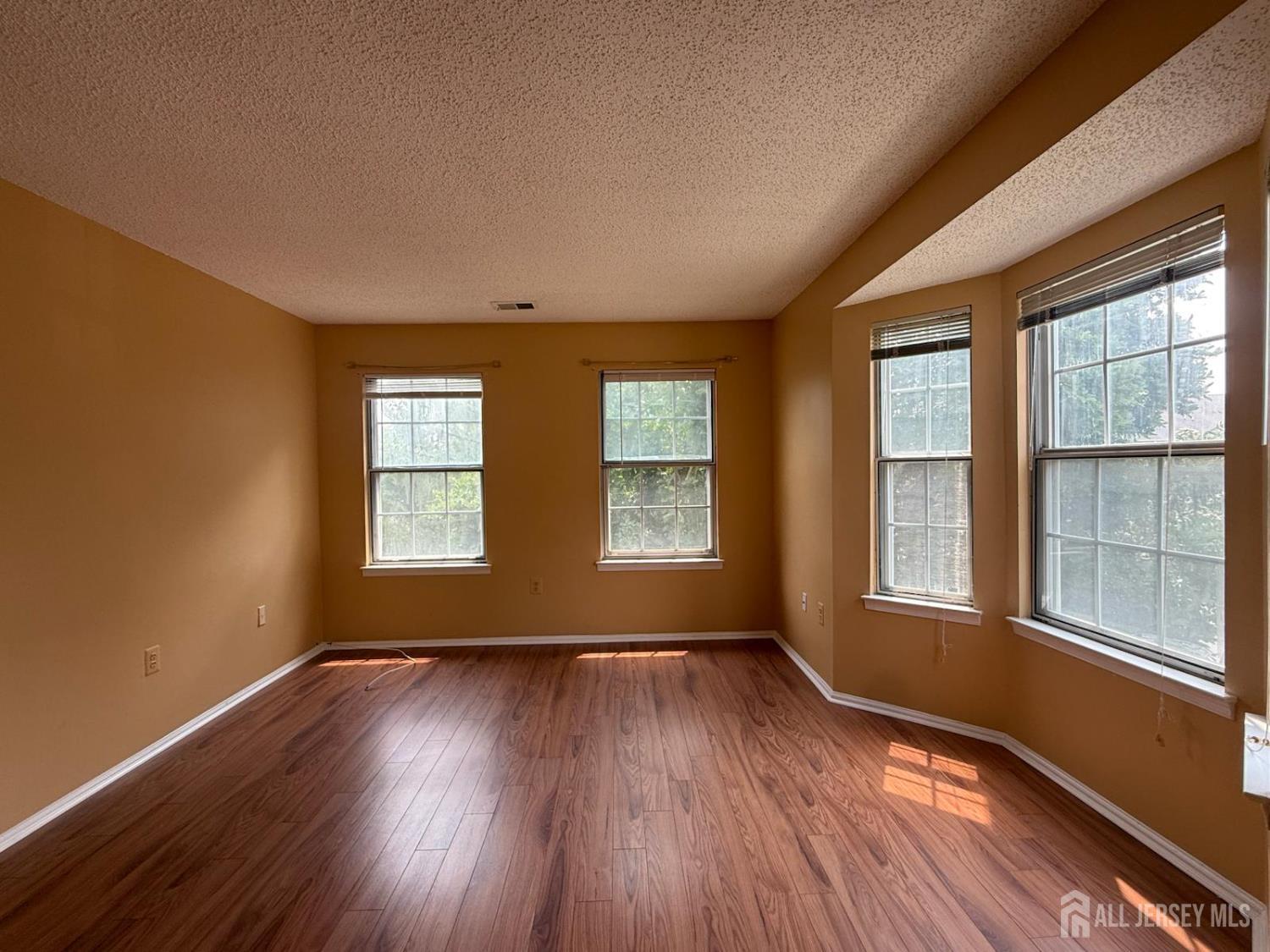 131 Albury Way, North Brunswick, NJ, 08902 image 18