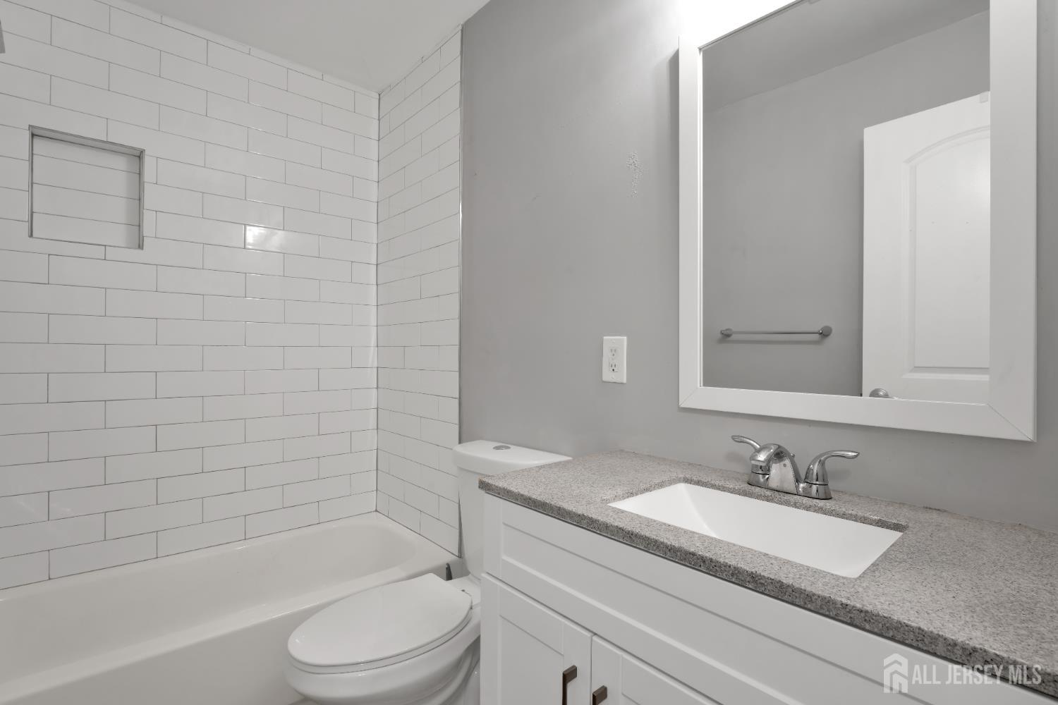 2610 Lighthouse Lane Image 3