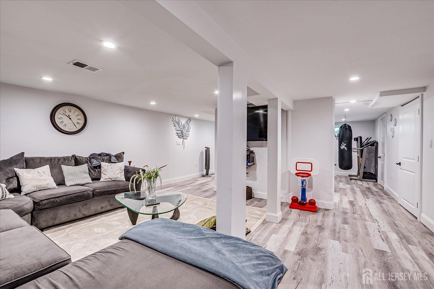 68 Dewey Avenue, Middlesex, NJ, 07067 image 31