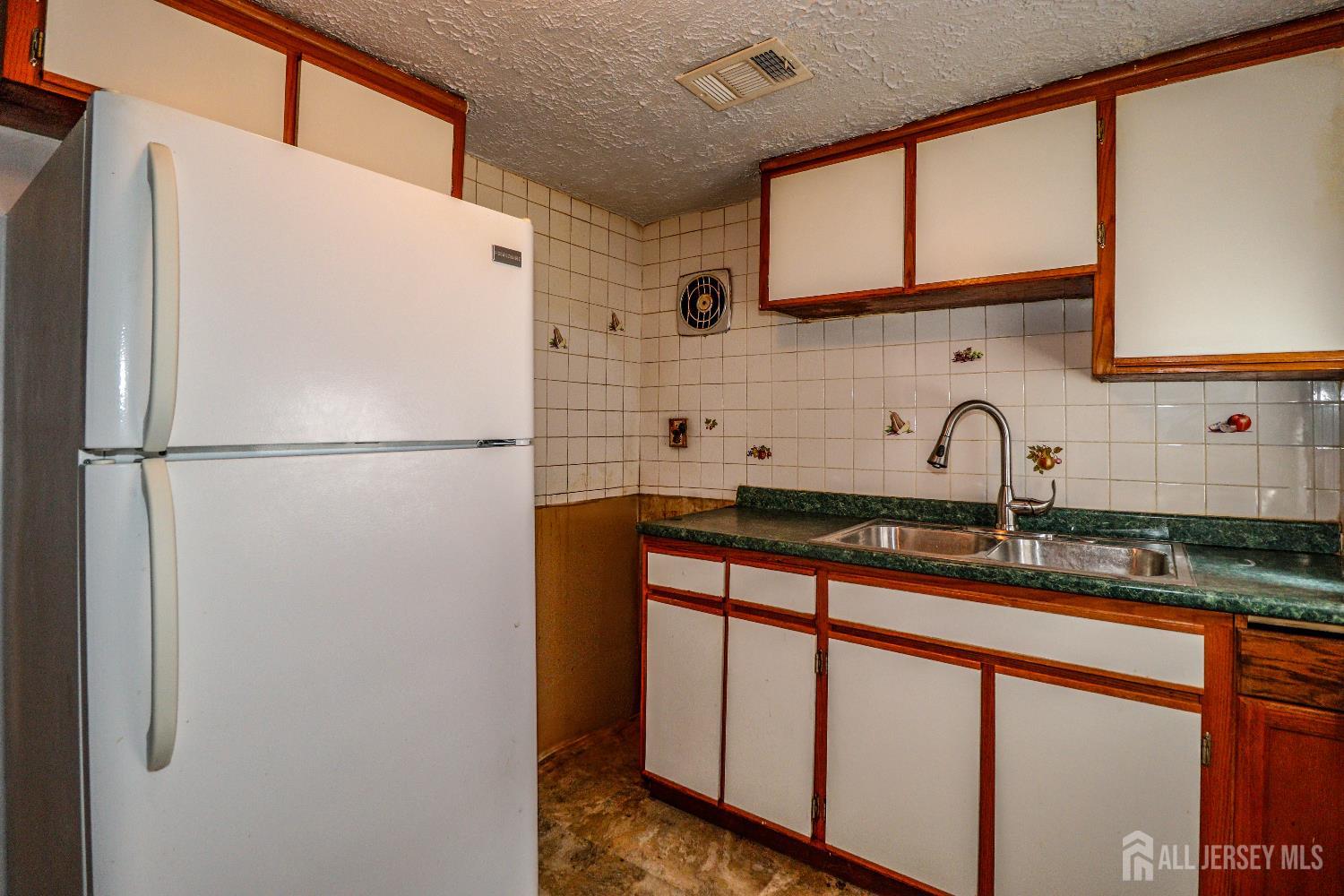 257 S 6th Avenue, Highland Park, NJ, 08904 image 16