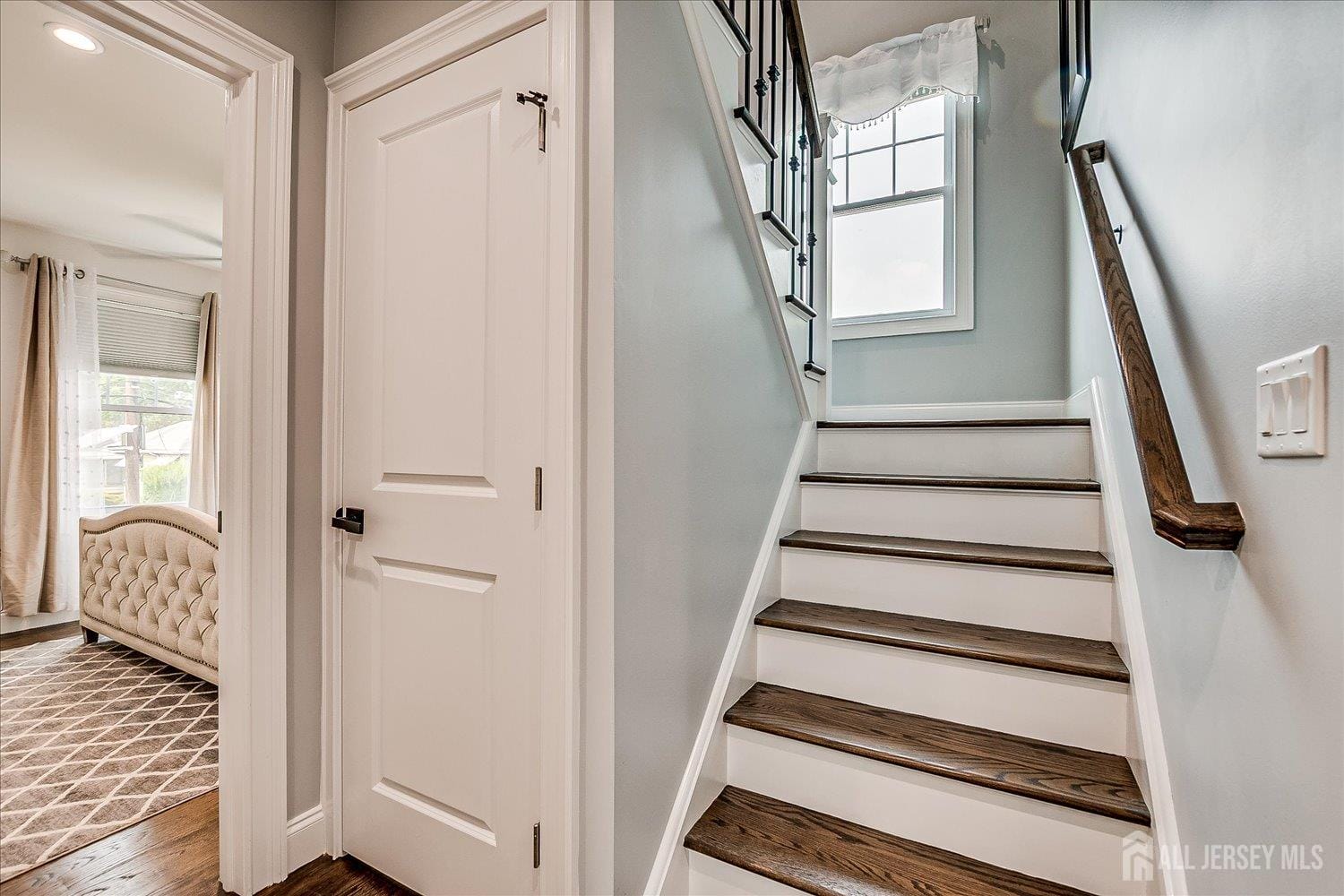 68 Dewey Avenue, Middlesex, NJ, 07067 image 25