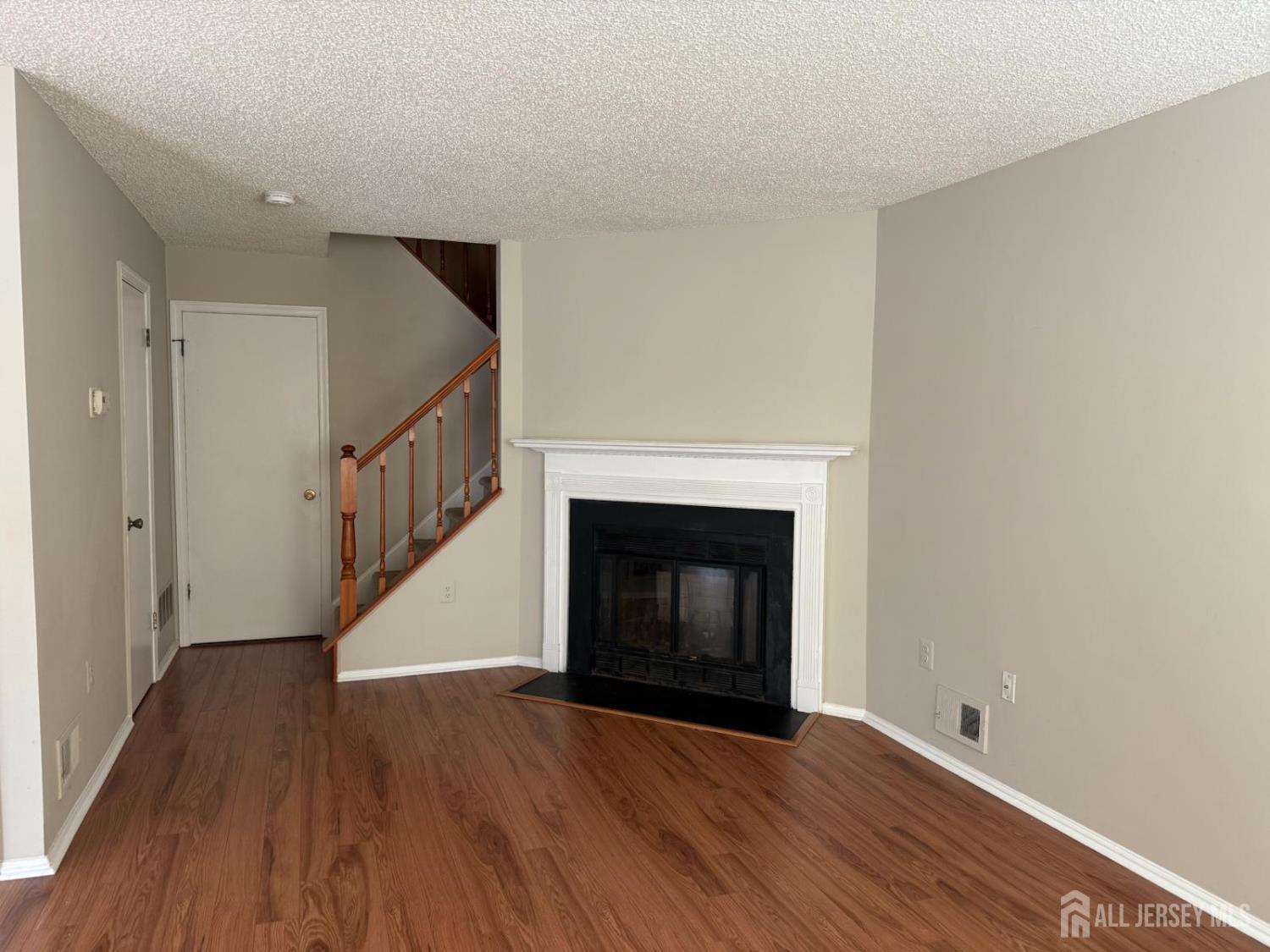 131 Albury Way, North Brunswick, NJ, 08902 image 37
