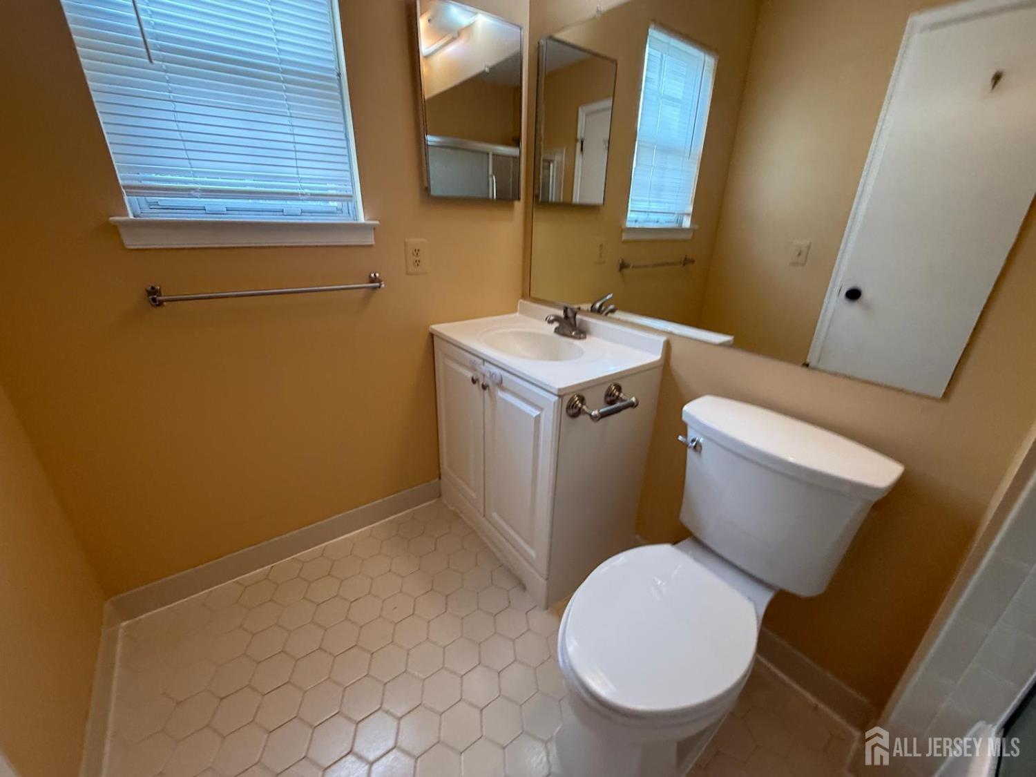 131 Albury Way, North Brunswick, NJ, 08902 image 14