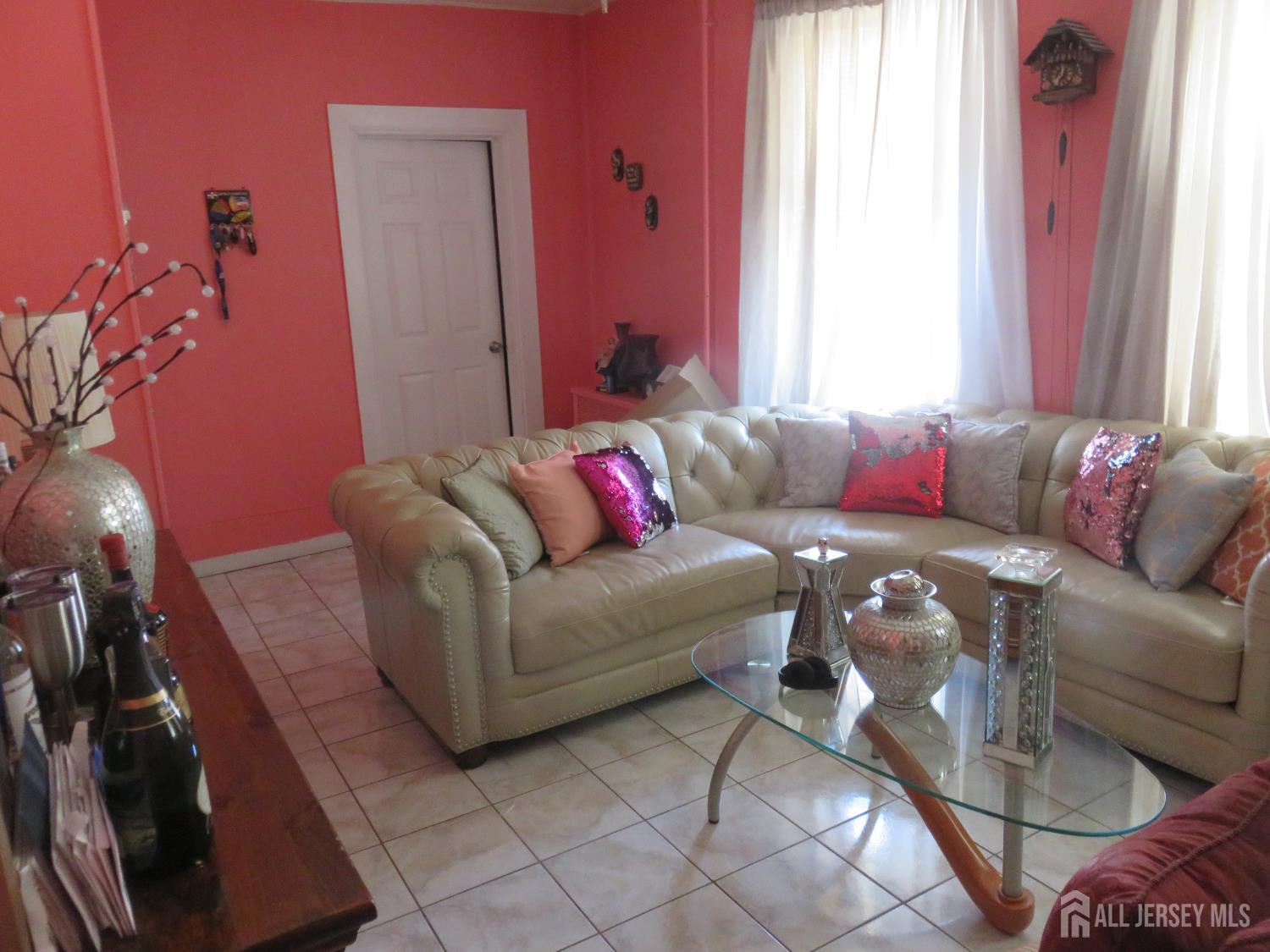 287 Washington Street Image 2