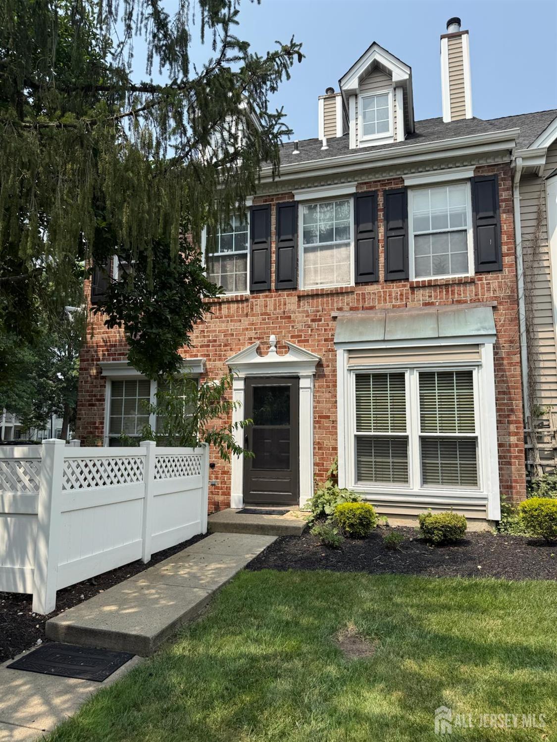 131 Albury Way Image 2