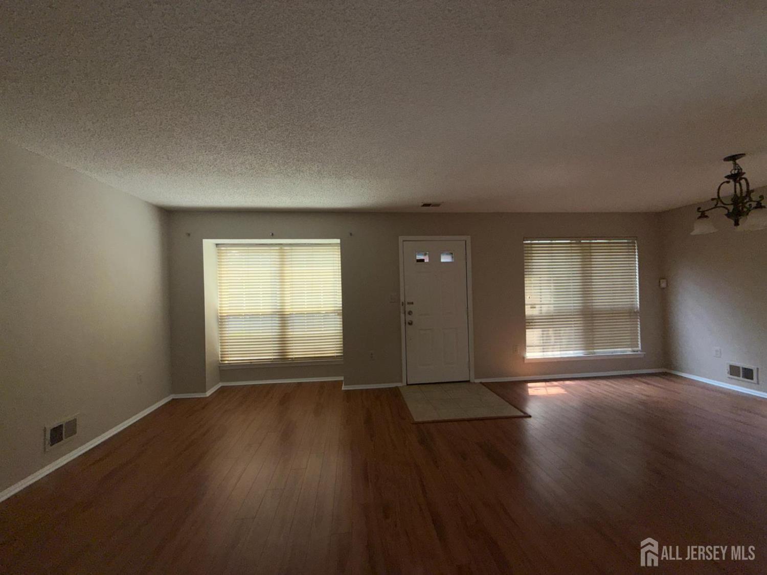 131 Albury Way, North Brunswick, NJ, 08902 image 8
