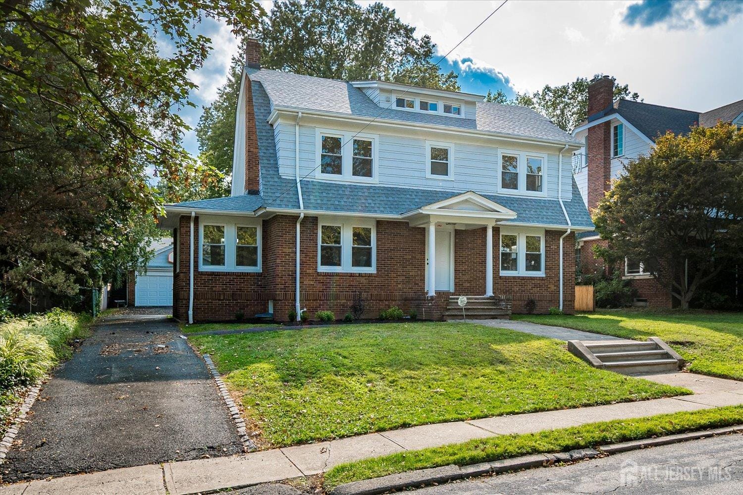 140 Oakview Avenue Image 3
