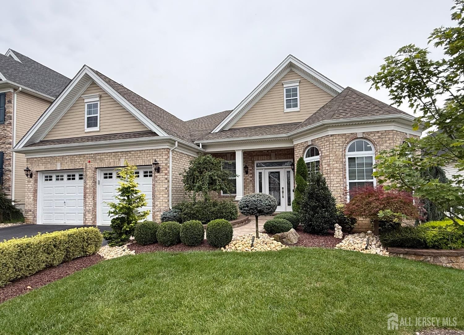 6 Regency Court Image 1