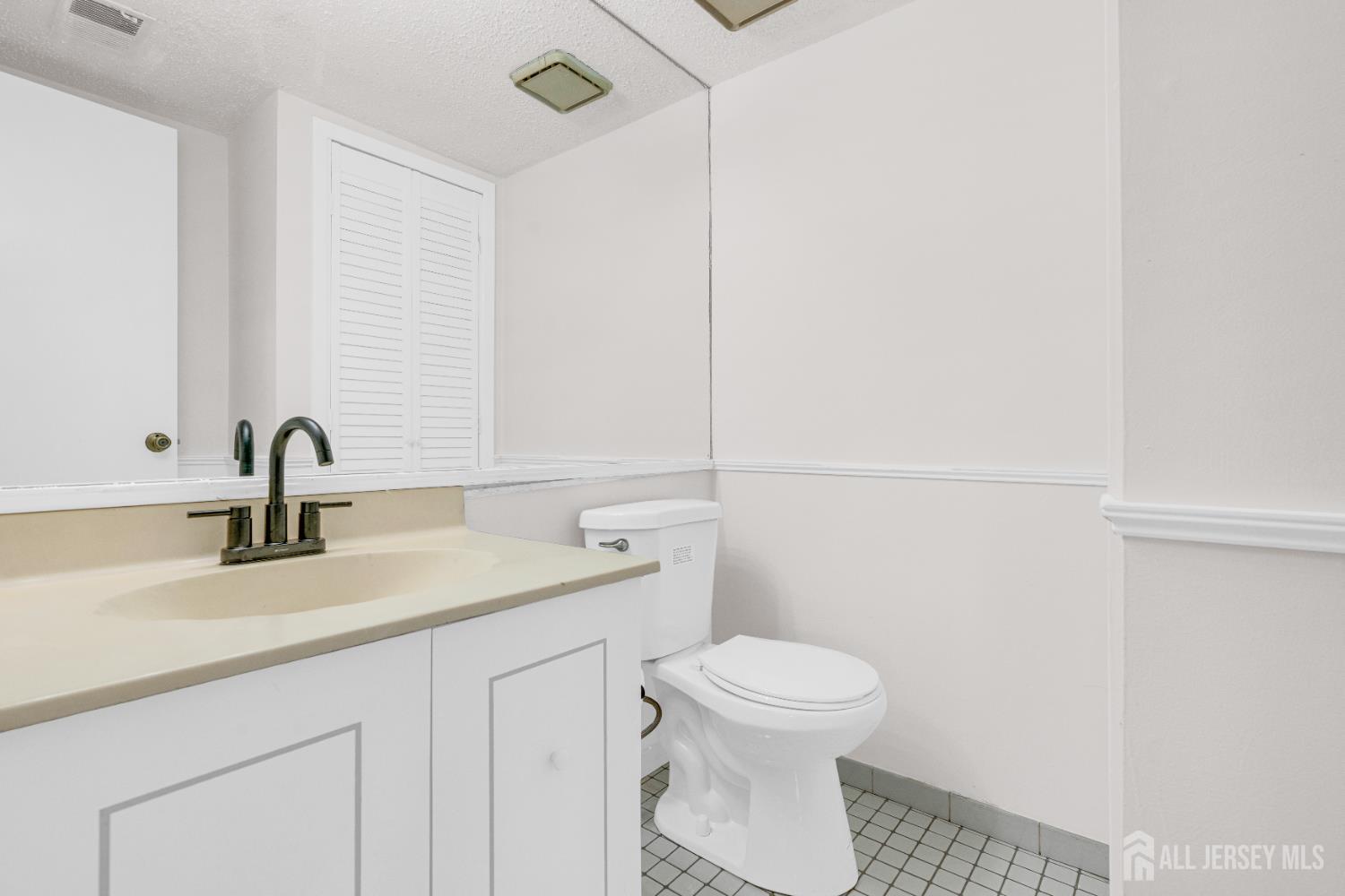 384 Westgate Drive, Edison, NJ, 08820 image 18