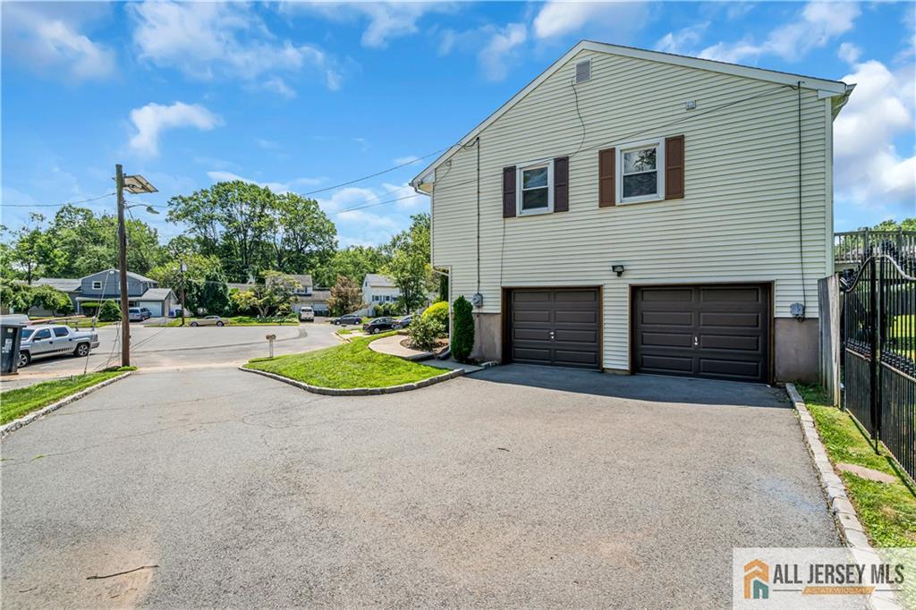 8 Whitehall Avenue, Edison, NJ, 08820 image 43