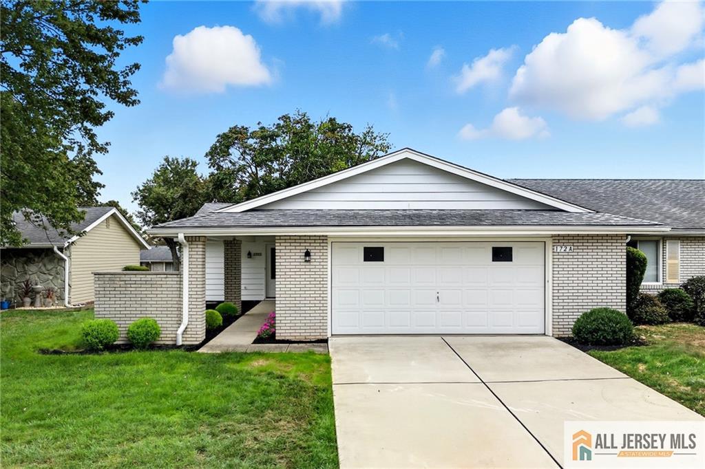 172 Warren Road 172A Image 1
