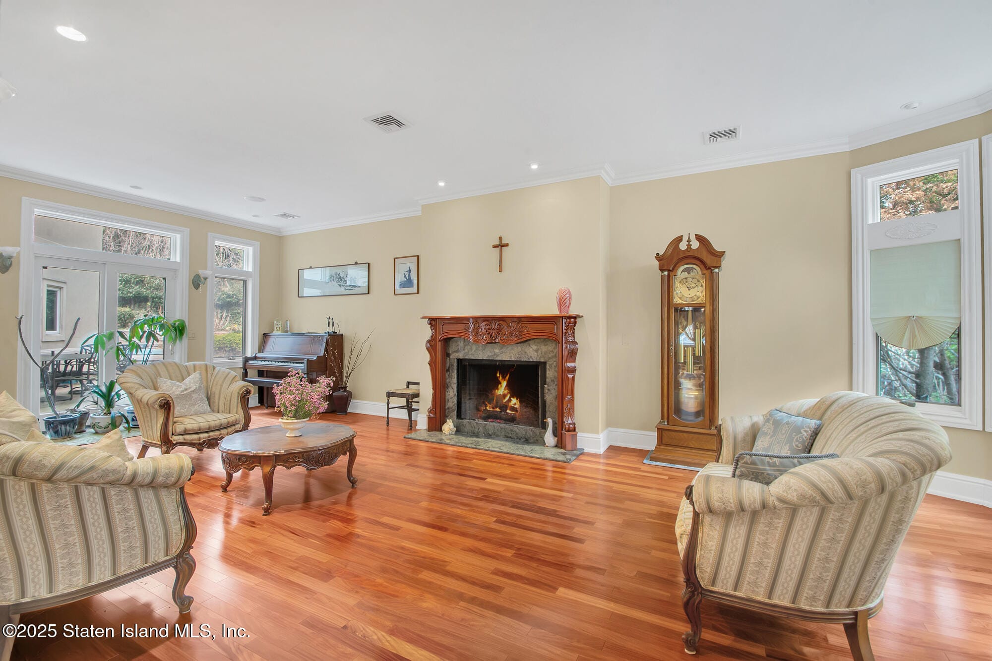 68 Circle Road Image 4