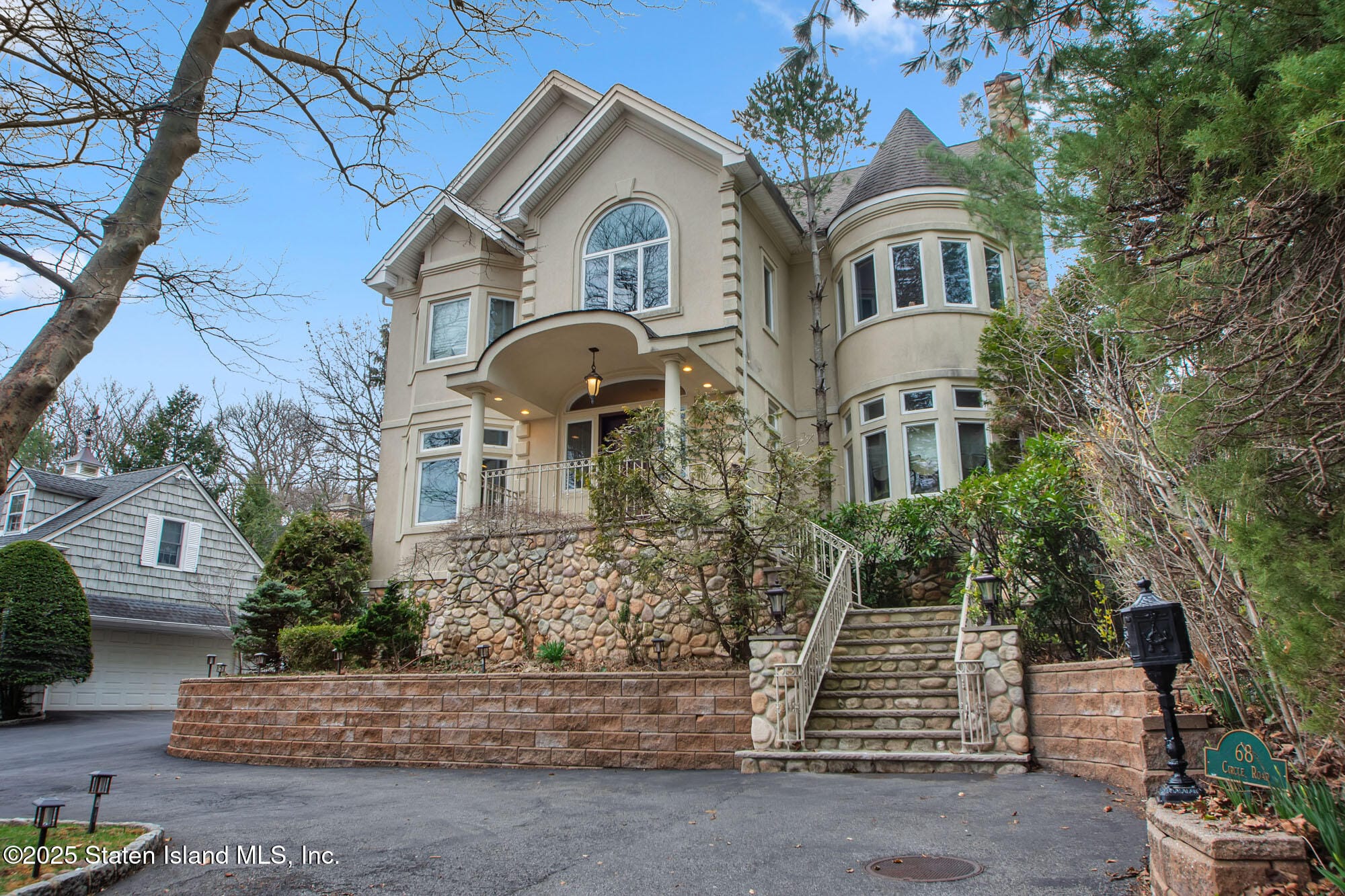 68 Circle Road Image 1