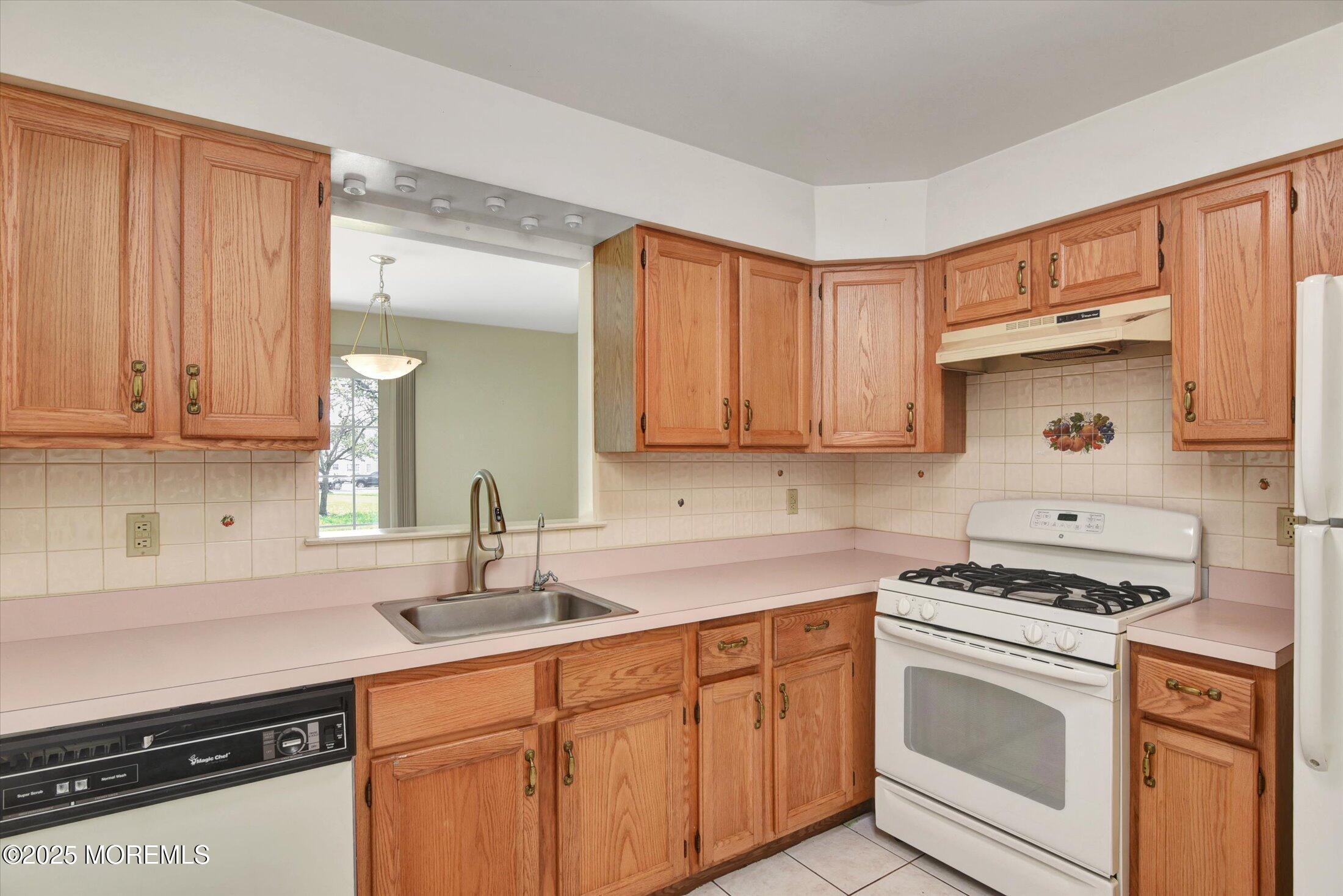 39 Poplar Place, Freehold, NJ, 07728 image 11