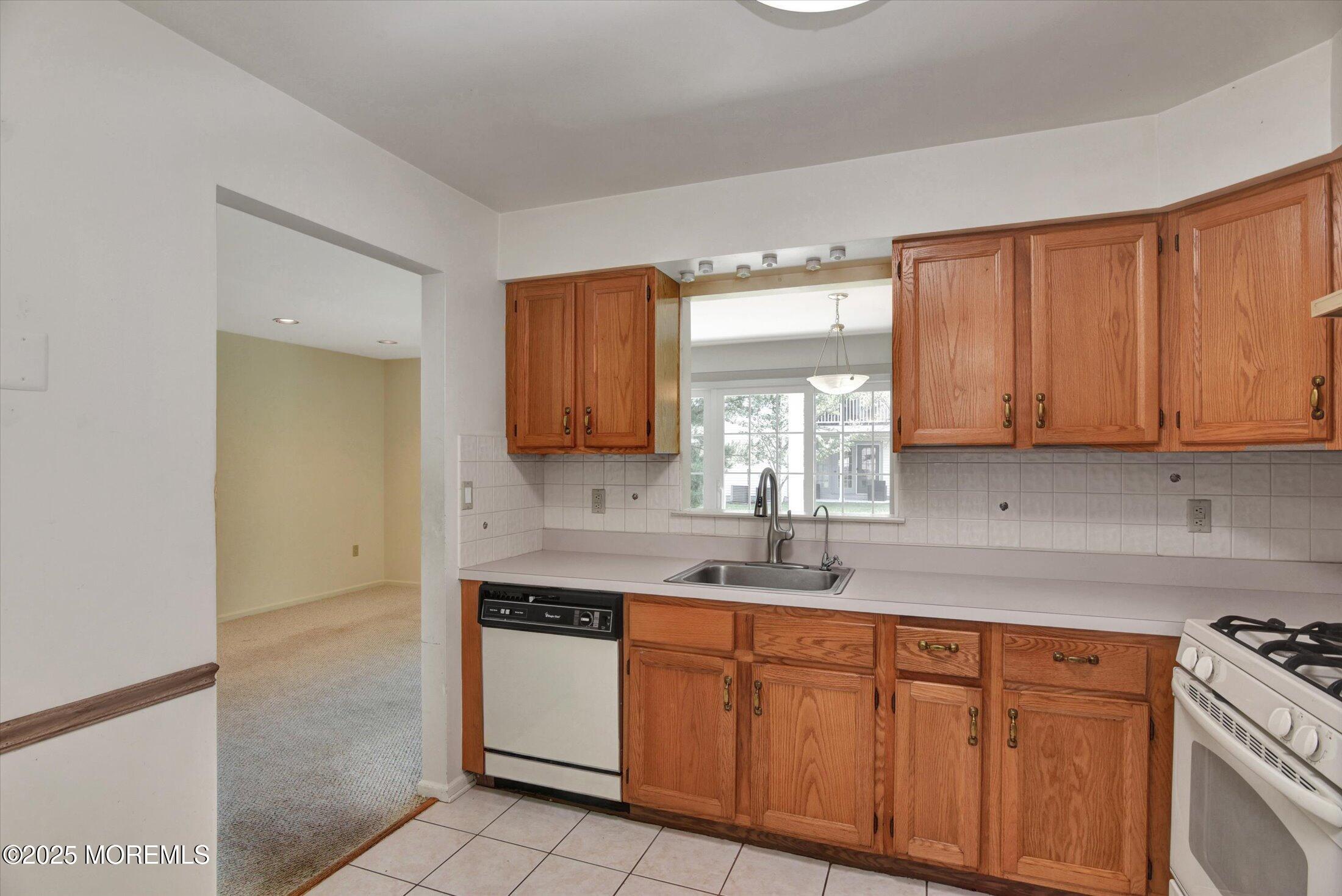 39 Poplar Place, Freehold, NJ, 07728 image 12