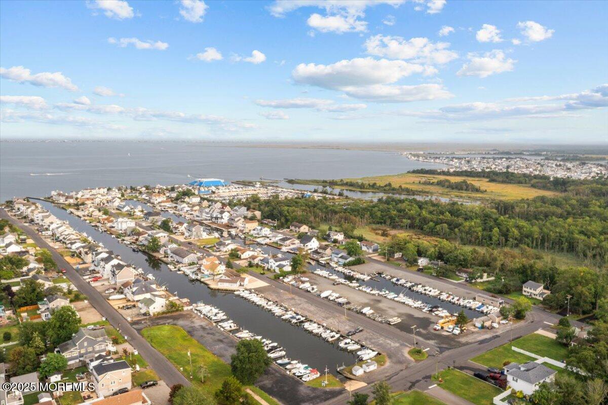 98 Marine Road Image 3