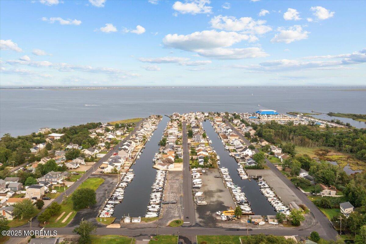 98 Marine Road Image 4