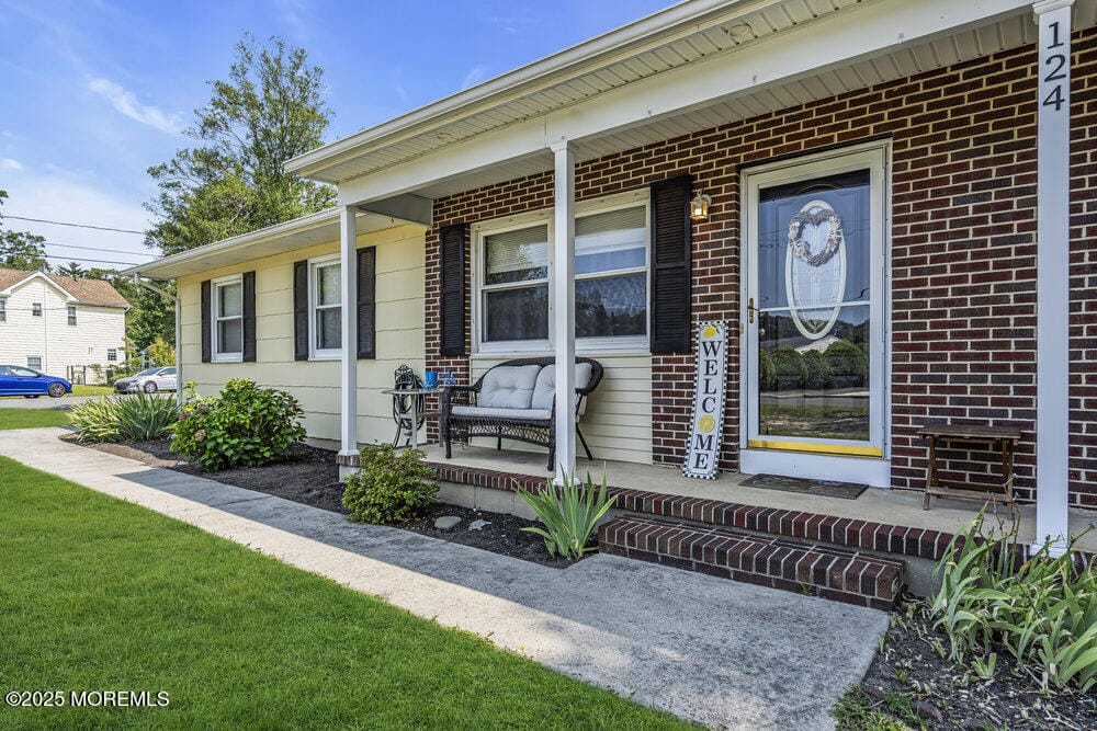 124 Oakwood Place Image 3