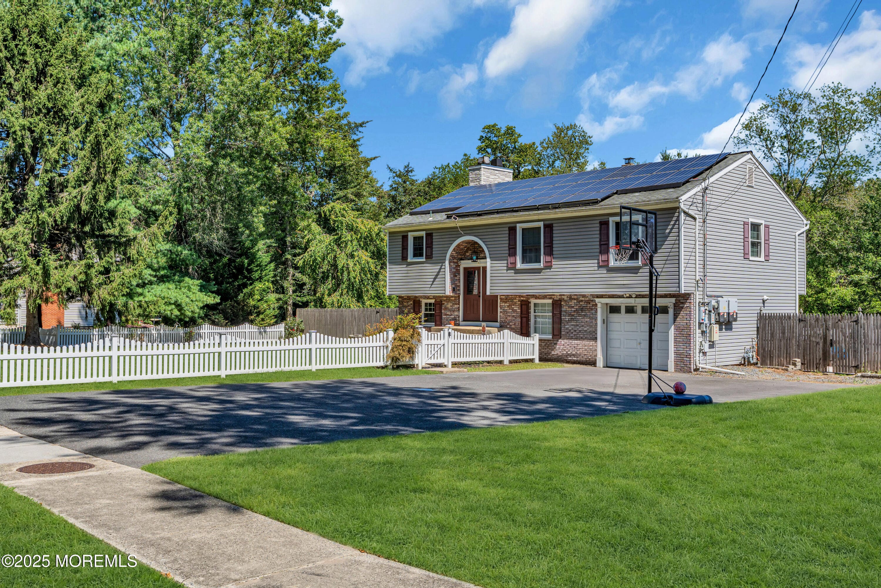 16 Bock Boulevard Image 3