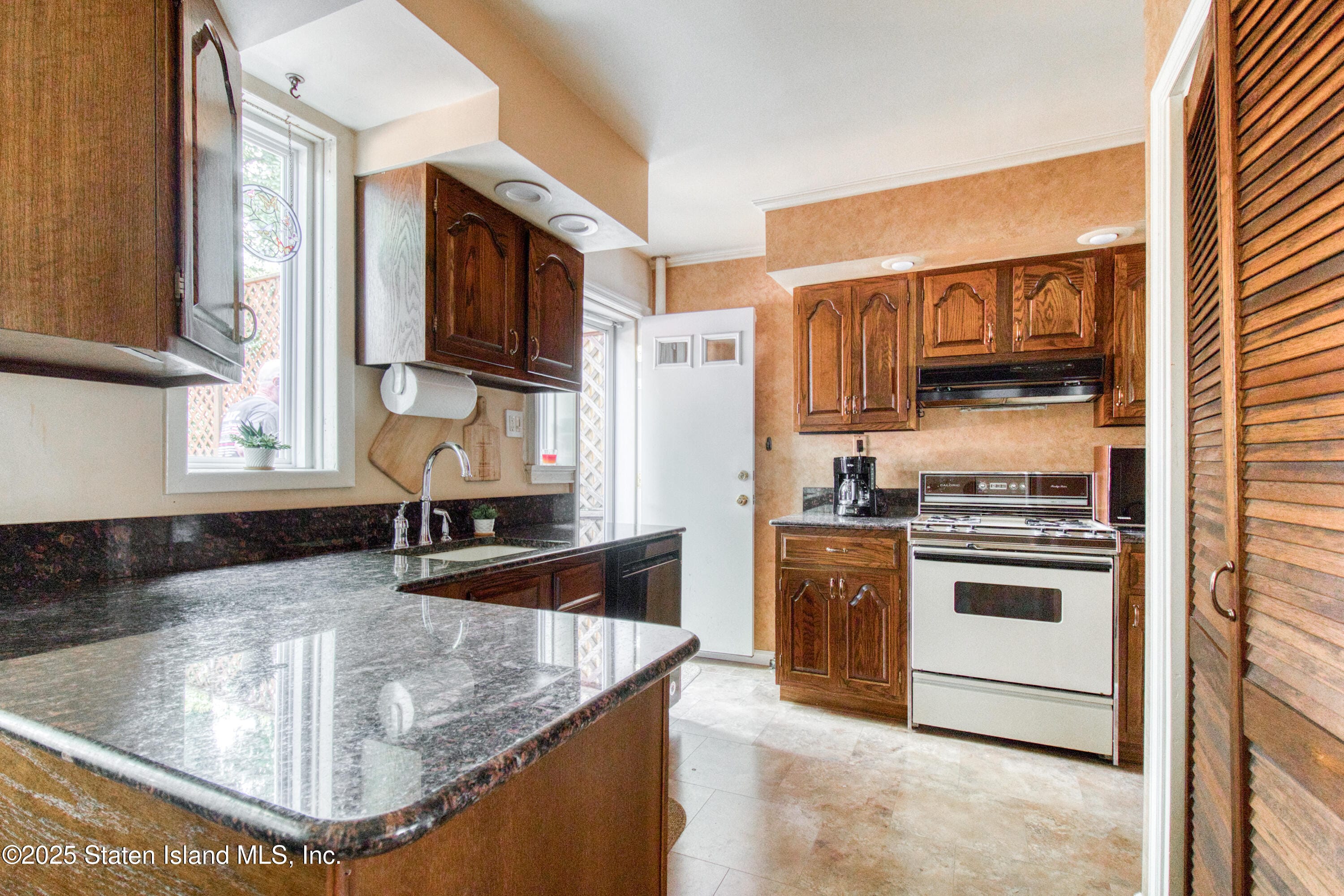 123 Pendleton Place, Staten Island, NY, 10301 image 9