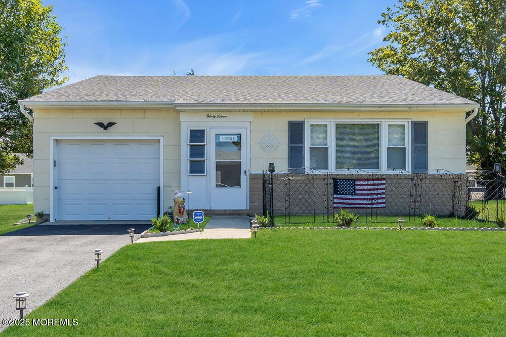 37 Carlisle Road, Toms River, NJ, 08757