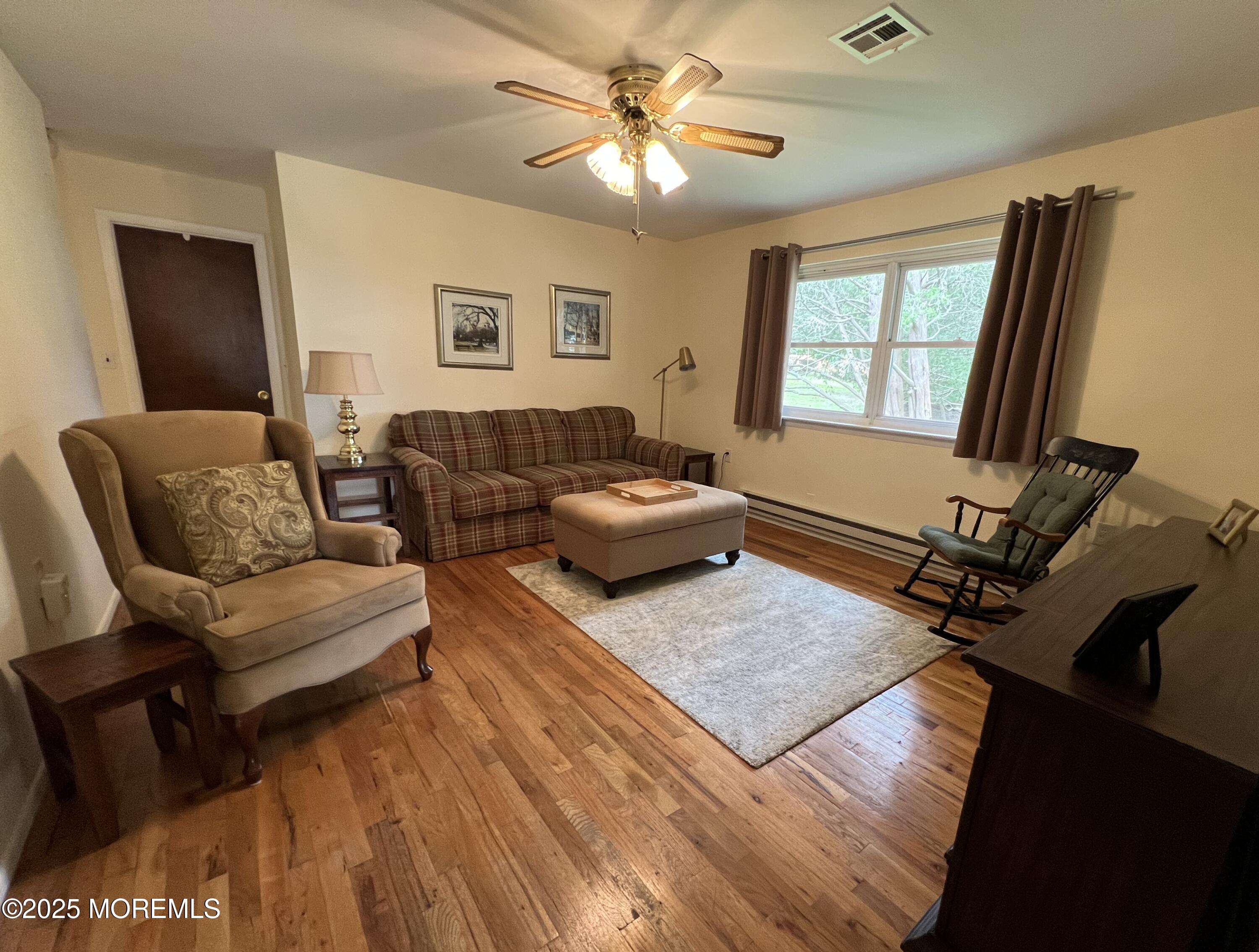 262 Laurel Court B Image 2