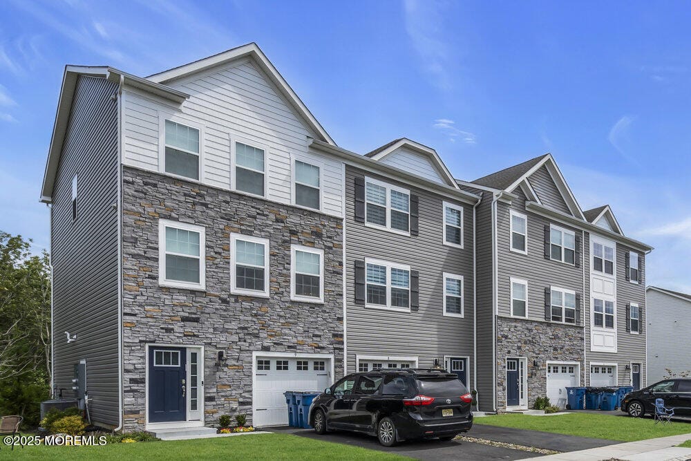 8 Avalon Lane, Jackson, NJ, 08527