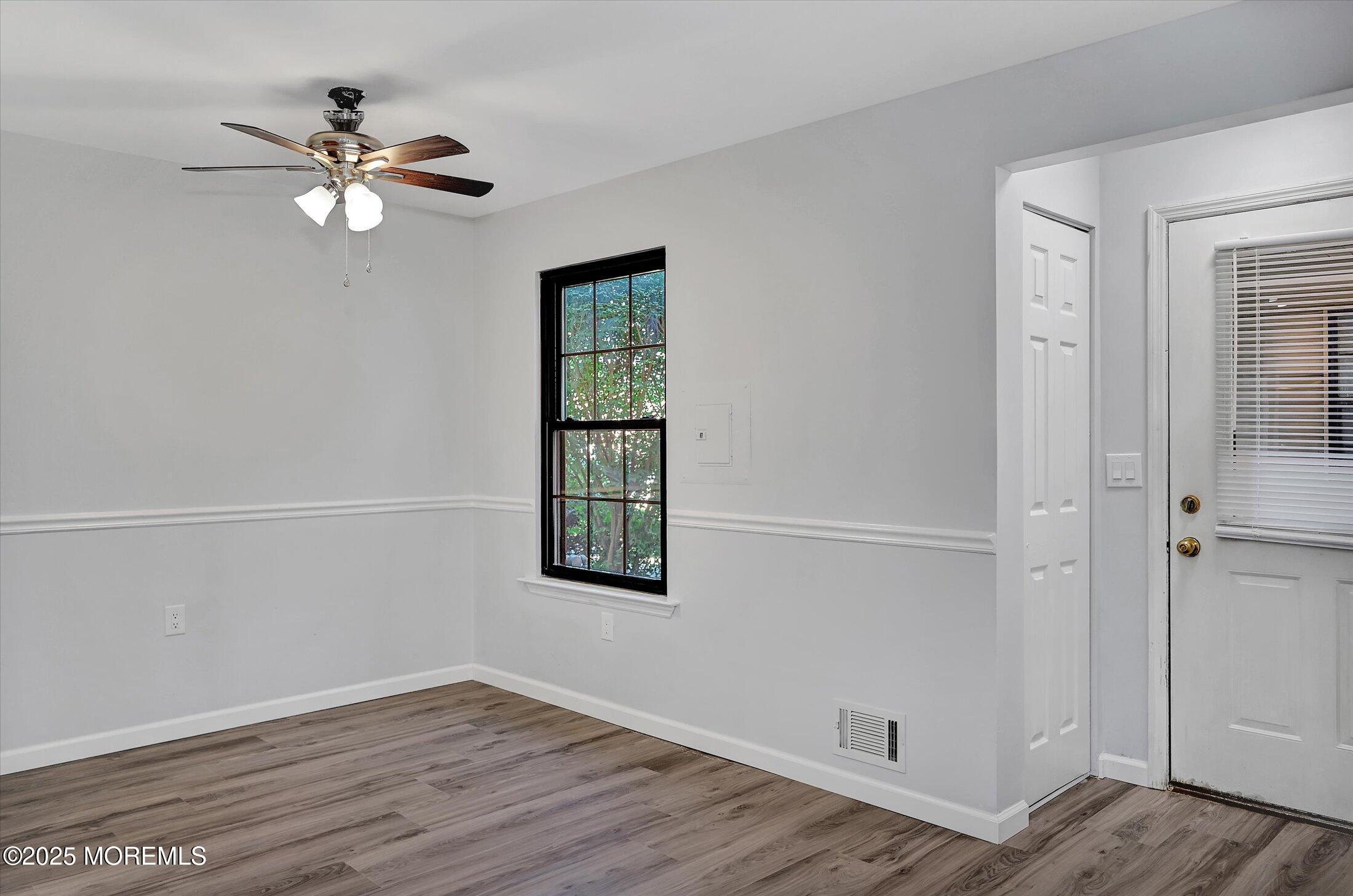 1604 Dahlia Court Image 4