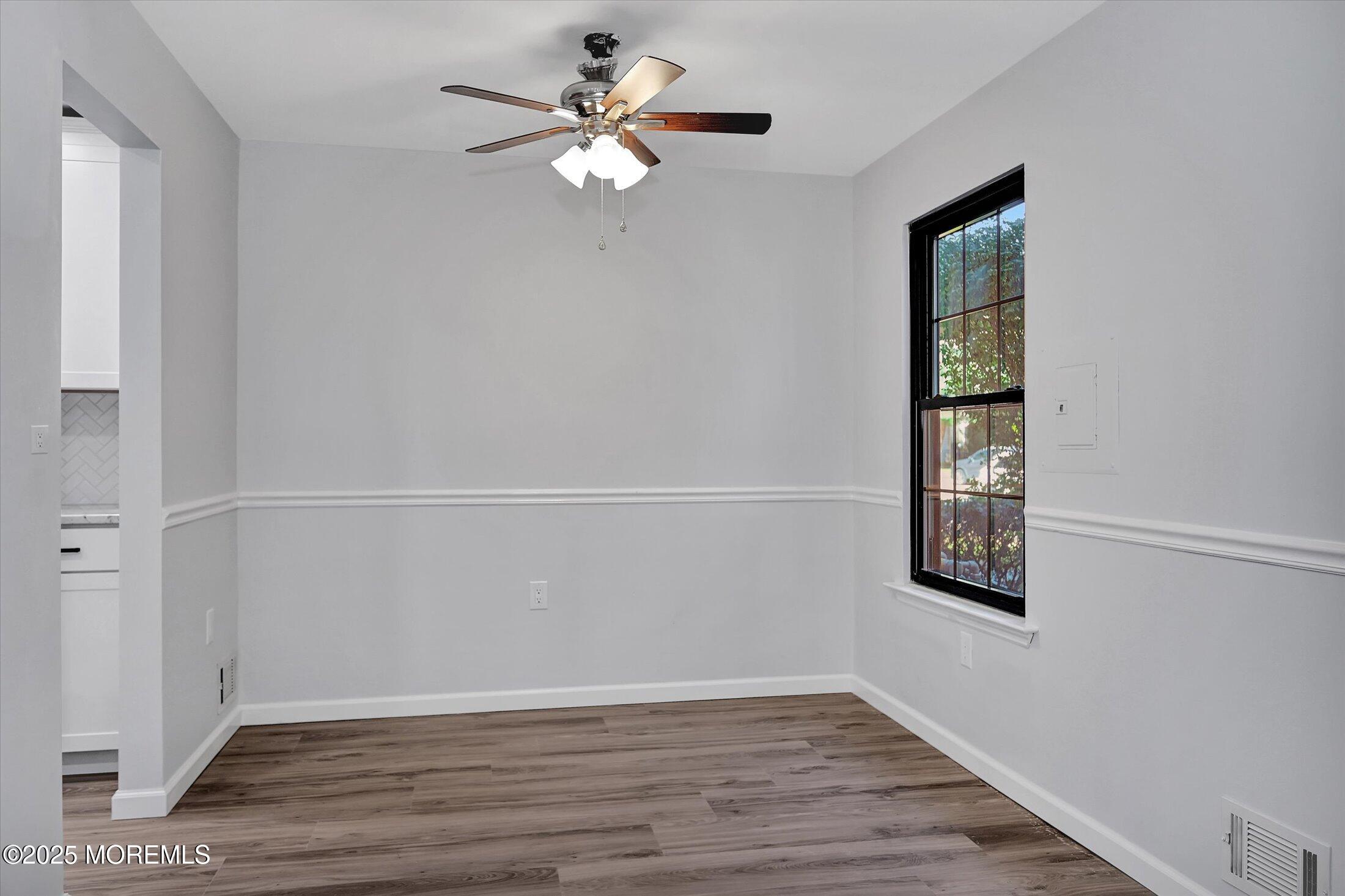 1604 Dahlia Court Image 5