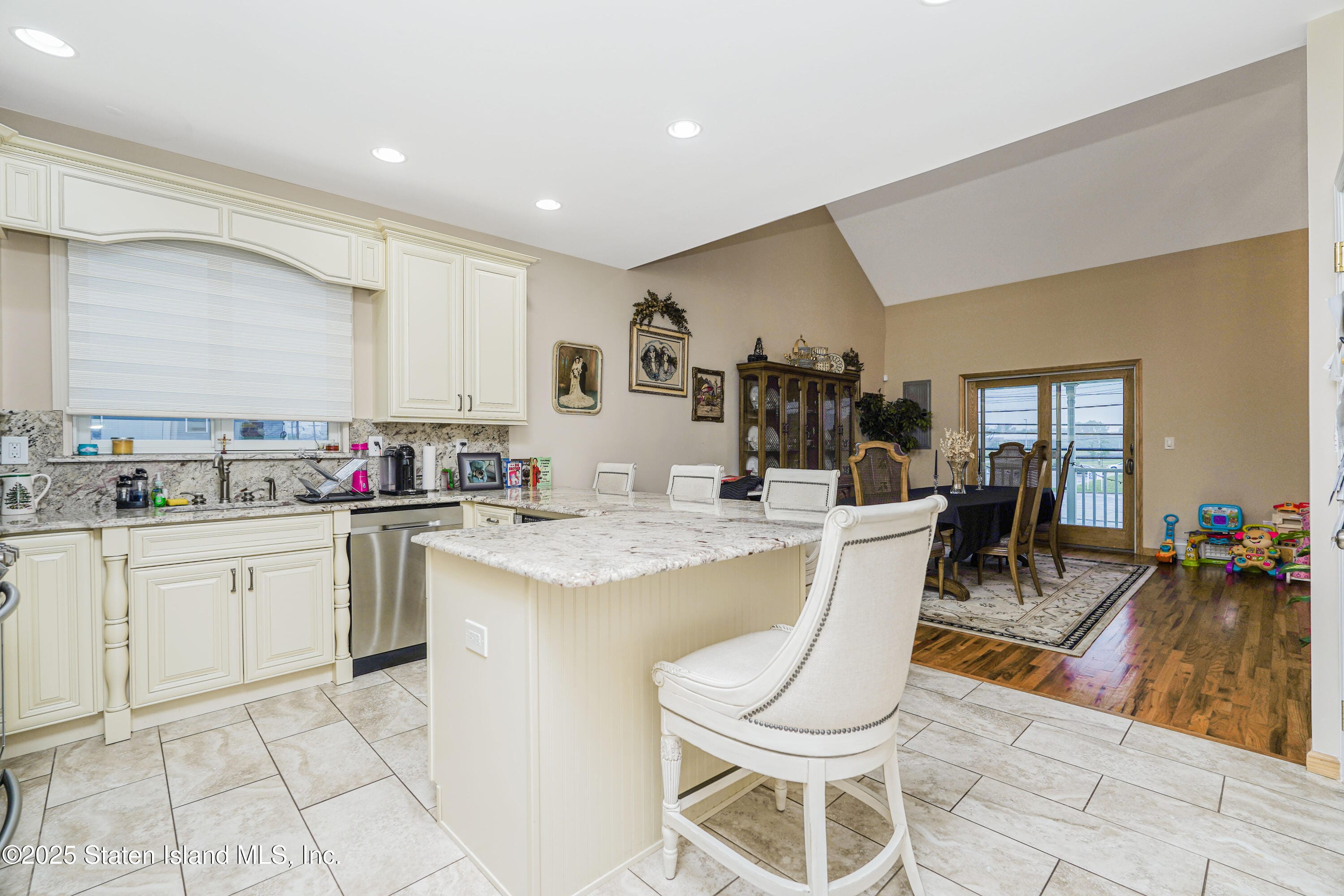 762 Seaview Avenue, Staten Island, NY, 10305 image 9