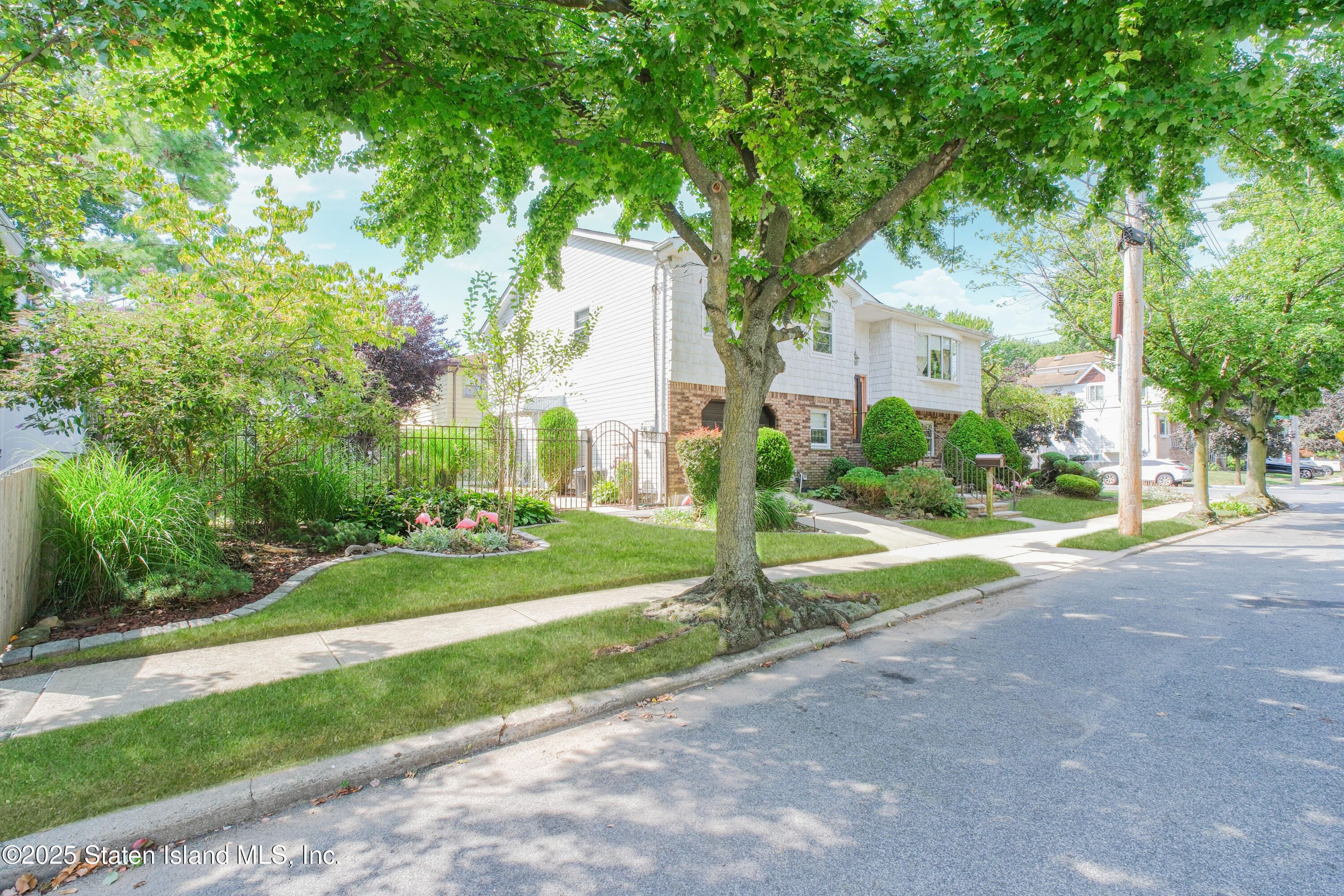 50 Reading Avenue Image 4