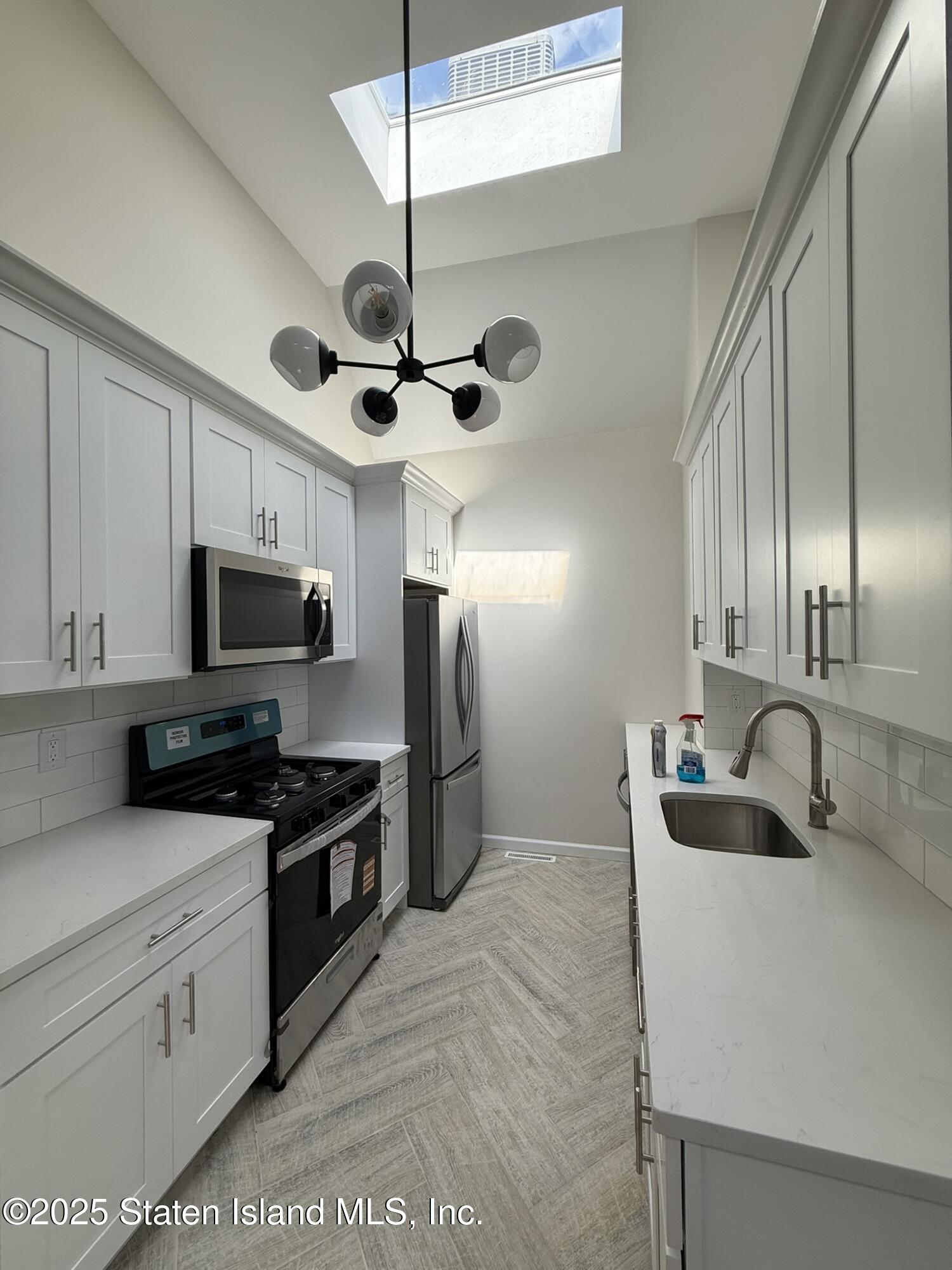 110 Surfside Plaza Image 1