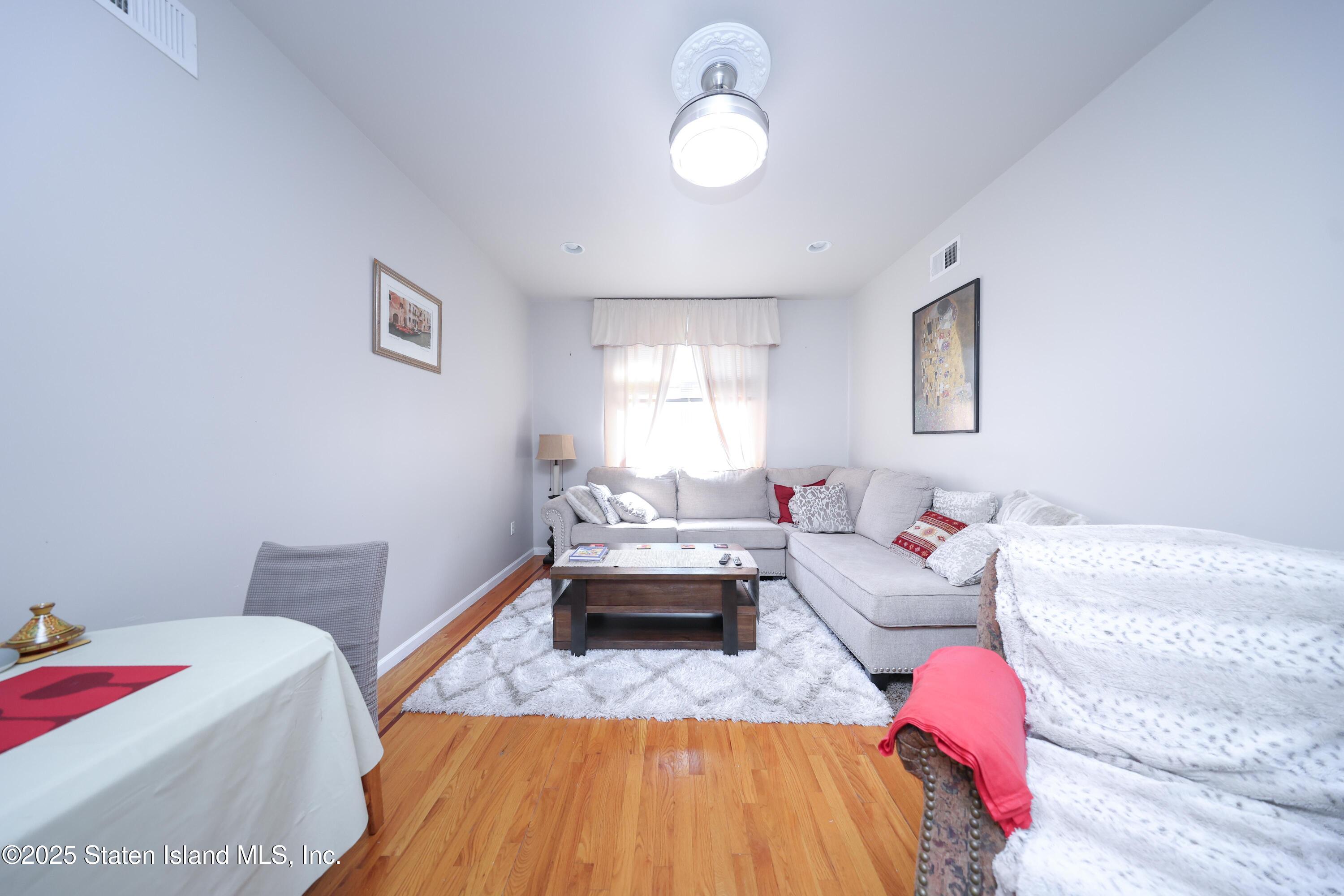 357 Cromwell Avenue Image 5
