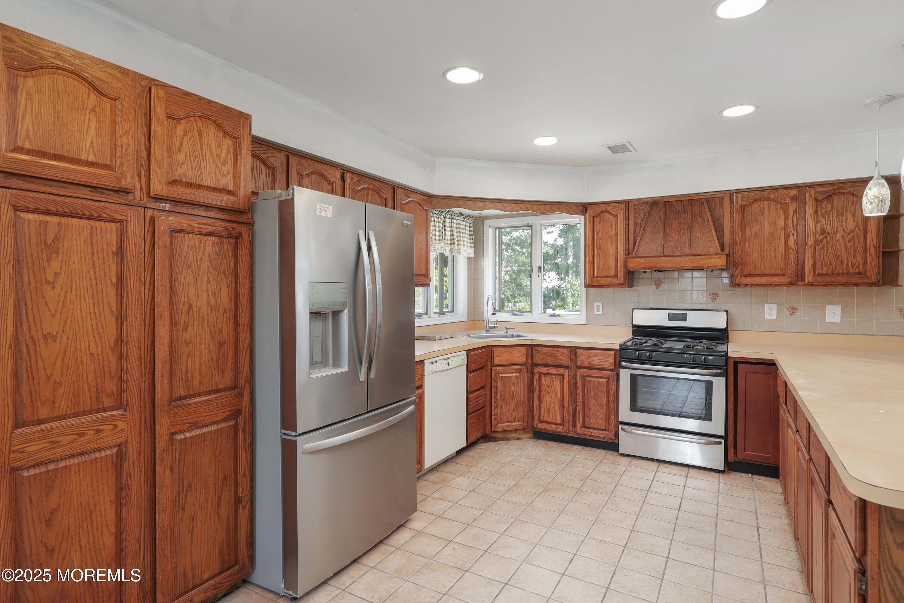 514 Barber Avenue Image 5