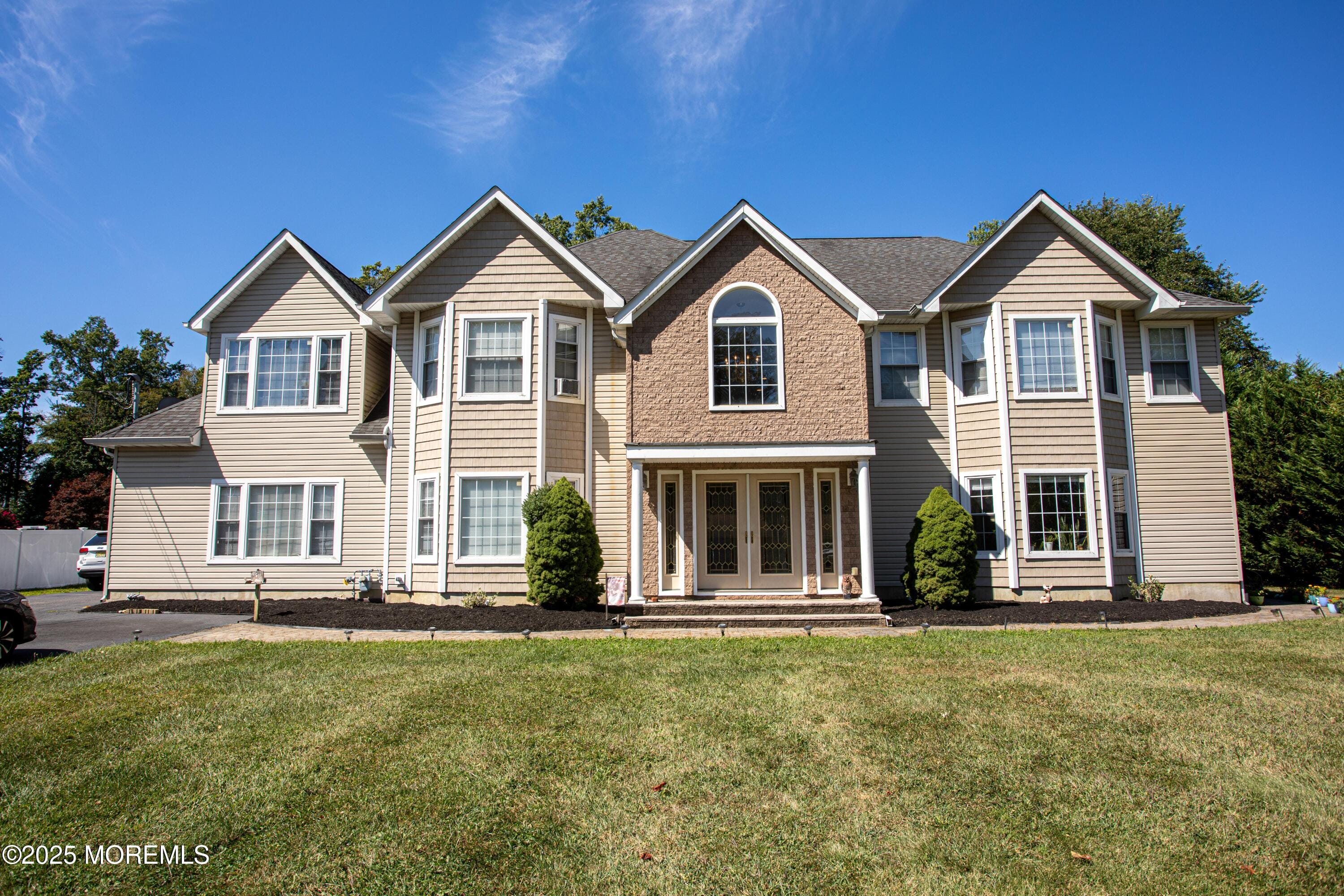 42 Branford Circle Image 1