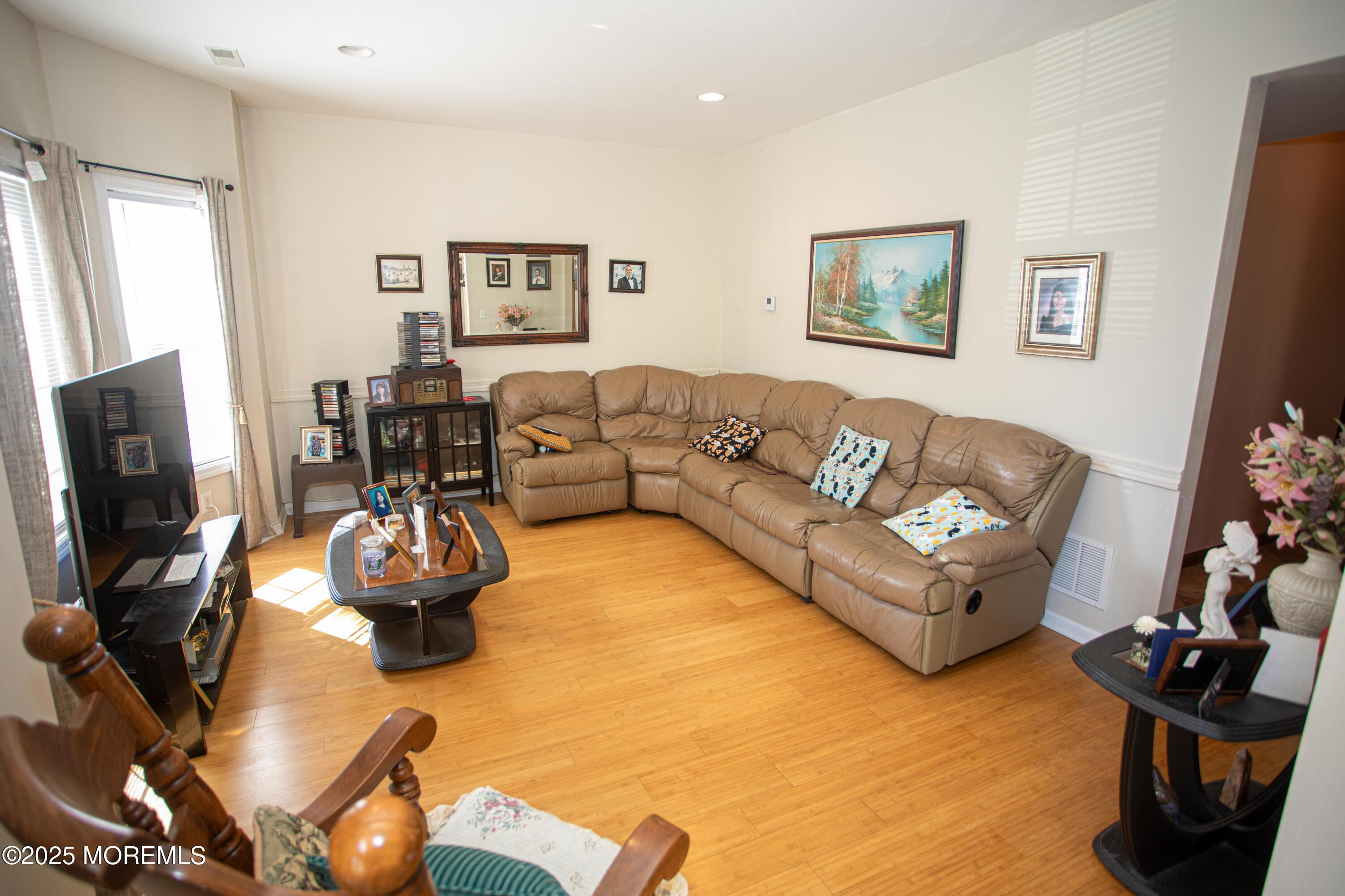 42 Branford Circle, Tinton Falls, NJ, 07724 image 10