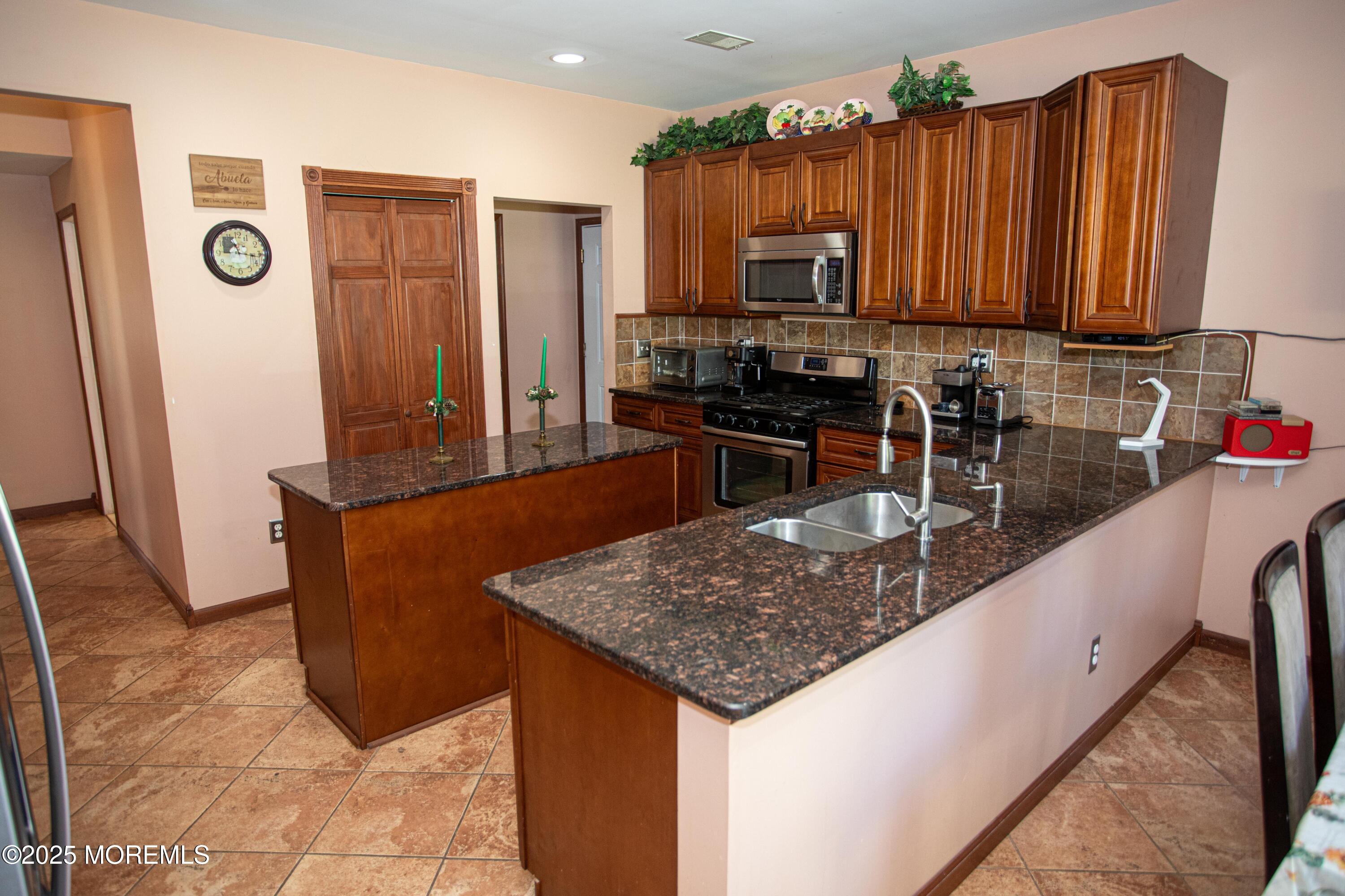 42 Branford Circle, Tinton Falls, NJ, 07724 image 15