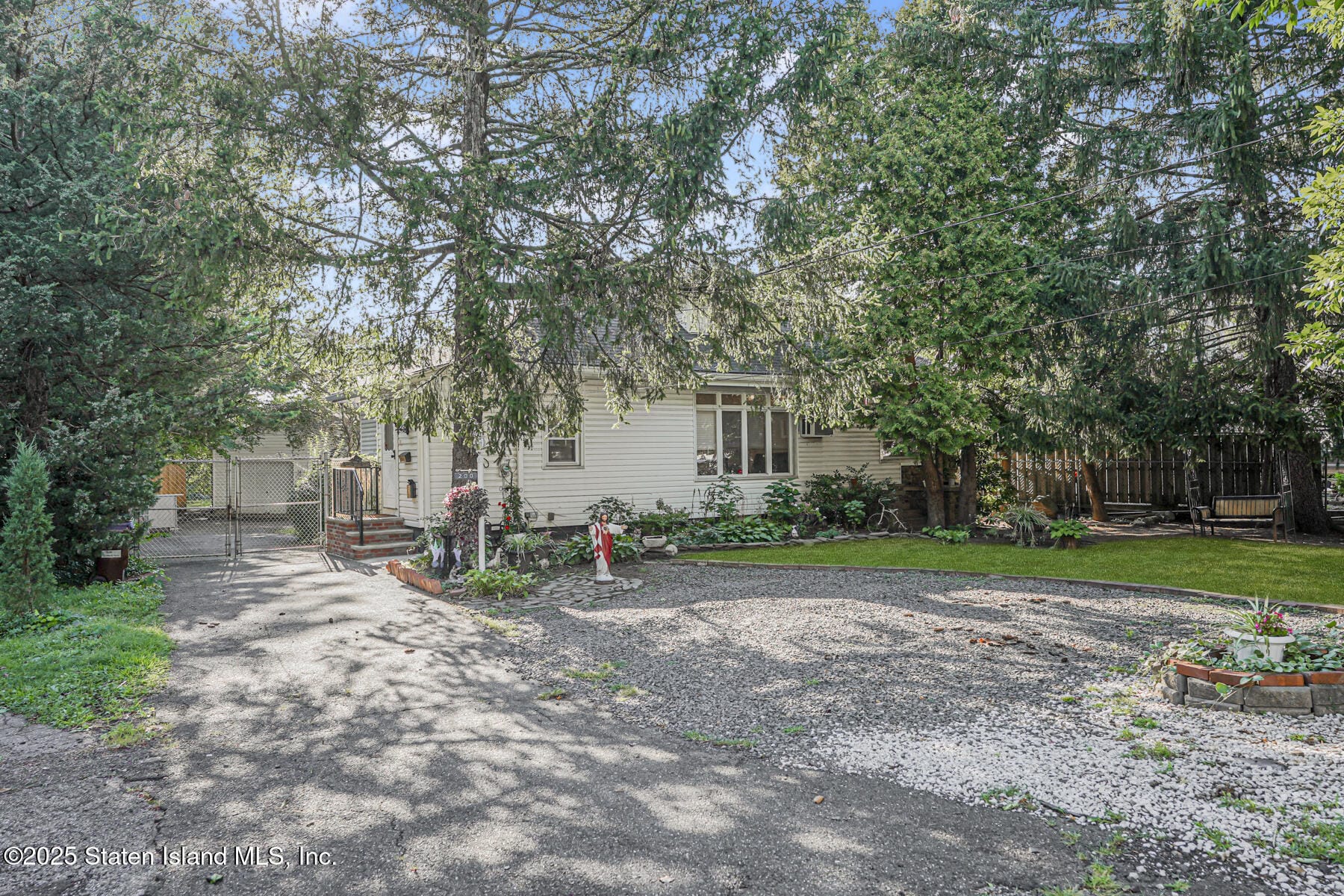 200 Giffords Lane Image 2