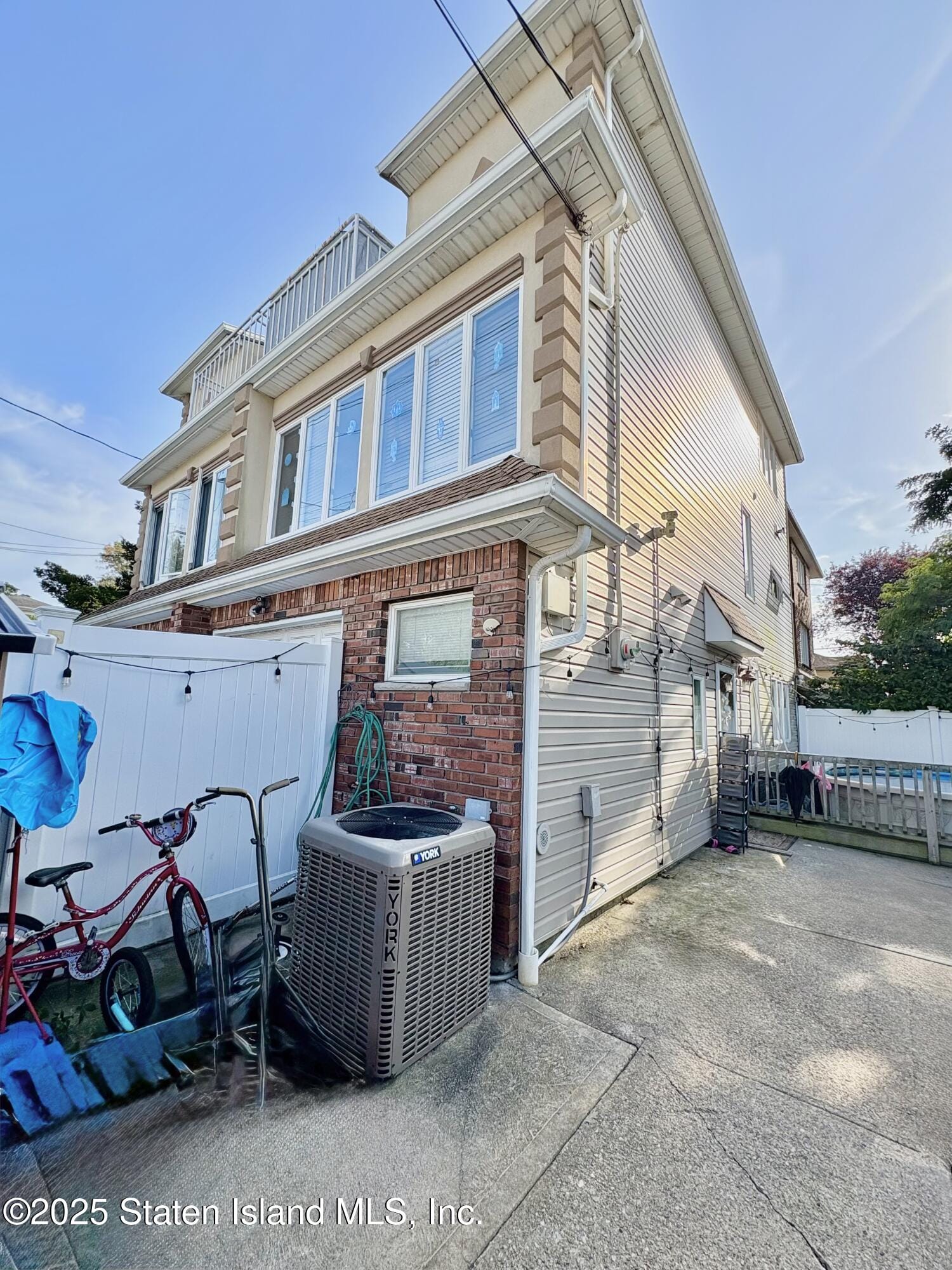220 Norway Avenue Image 2