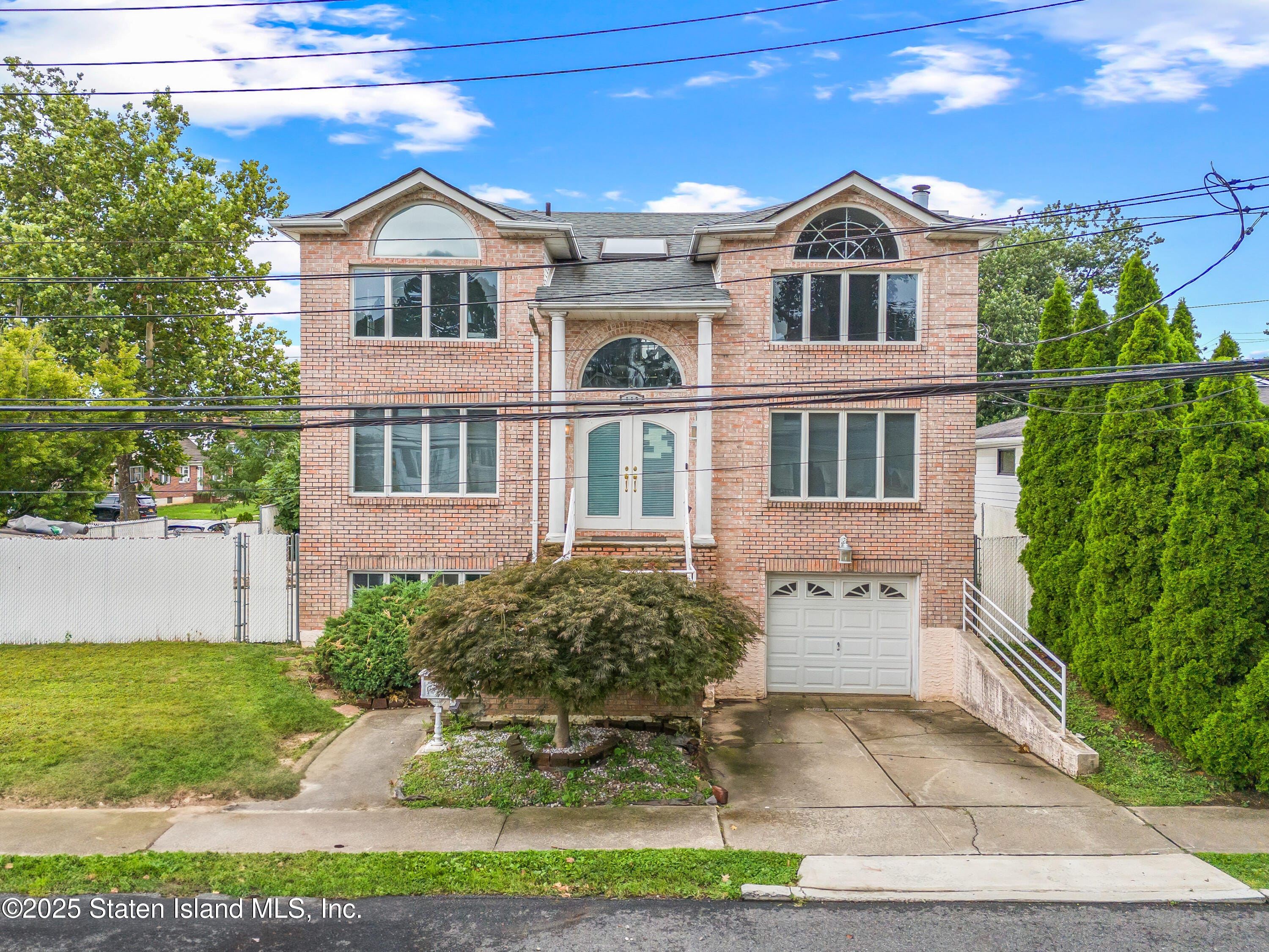 112 Adams Avenue Image 2