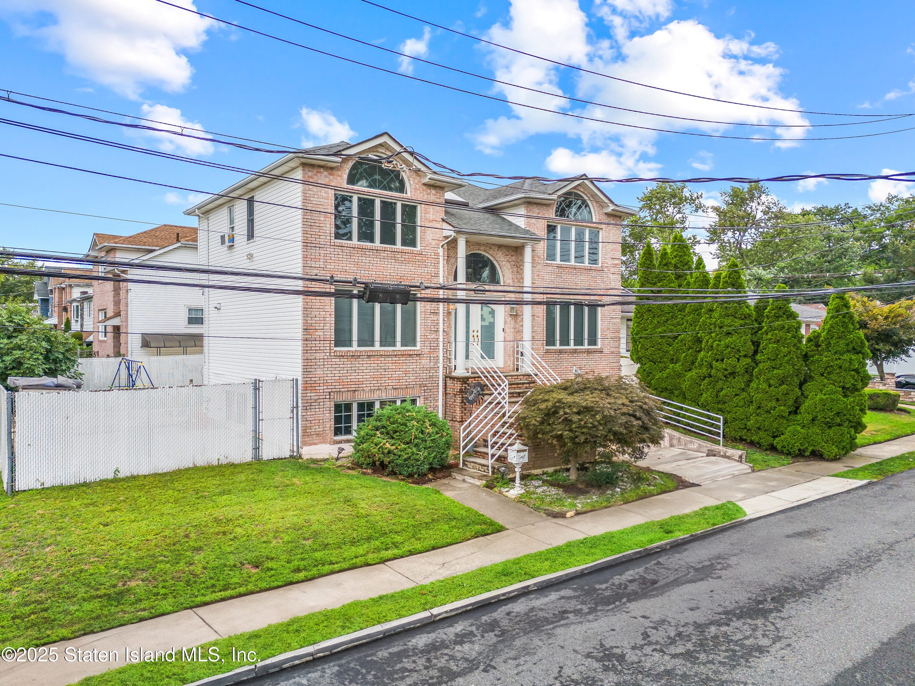 112 Adams Avenue Image 1