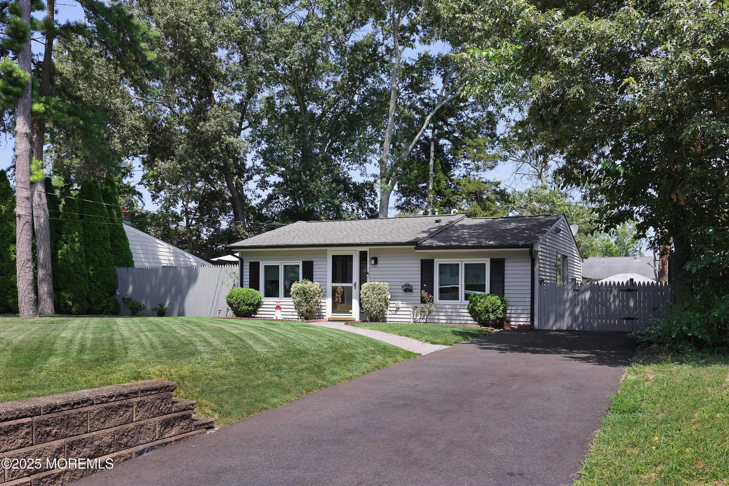 712 Tampa Road Image 3