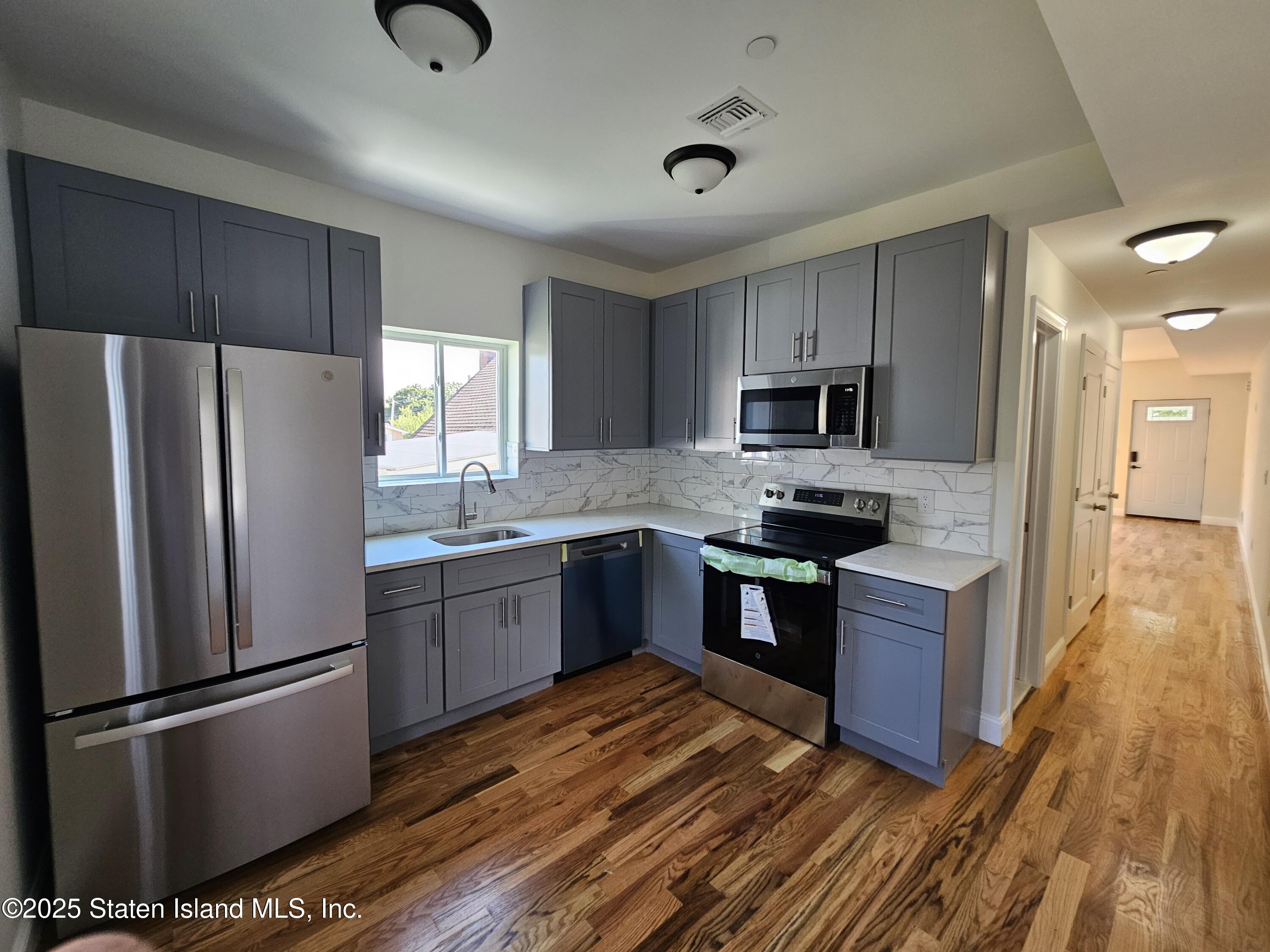 107 St Johns Avenue Image 2
